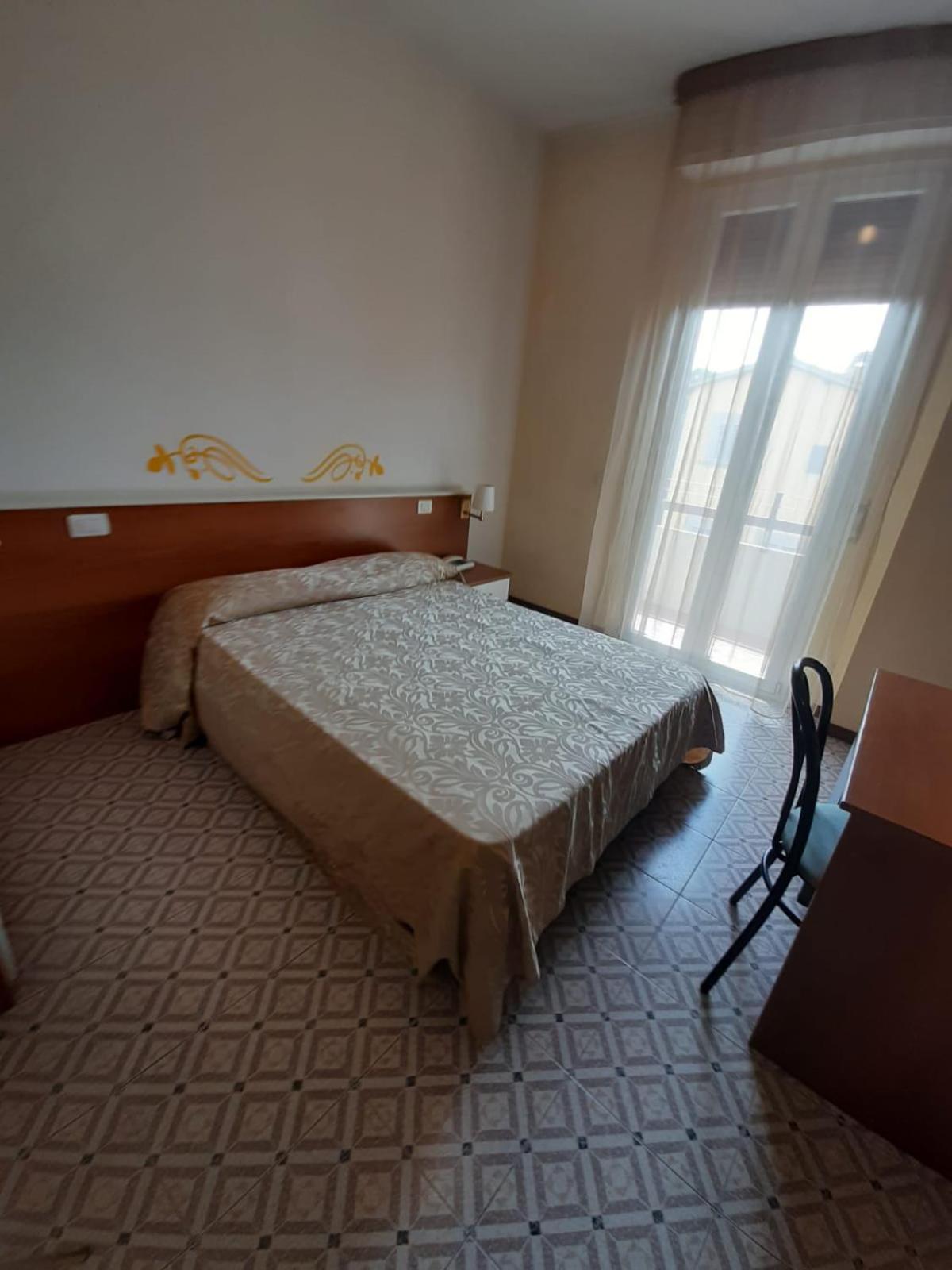 Economy Double Room photo 1