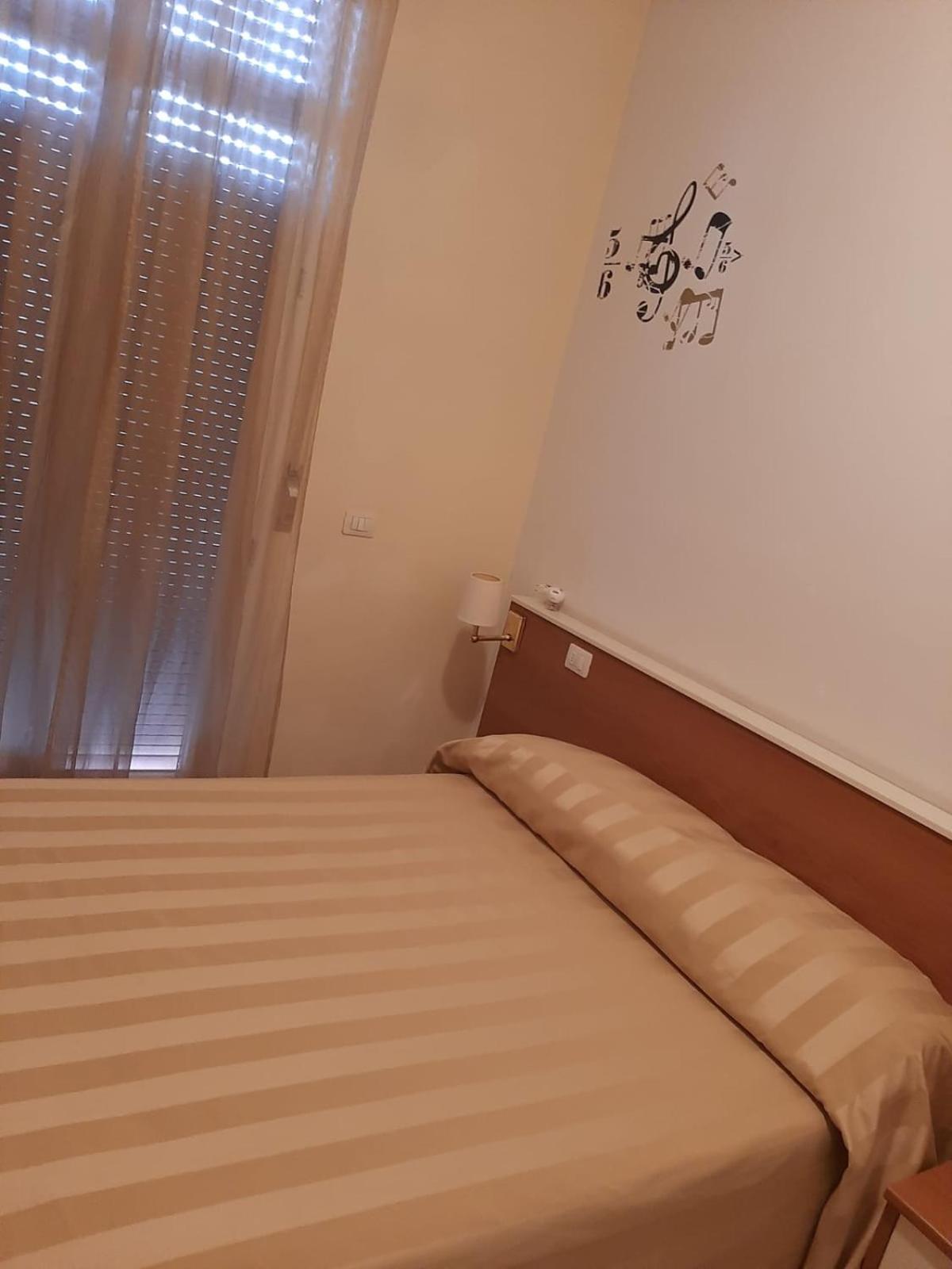Economy Double Room photo 3