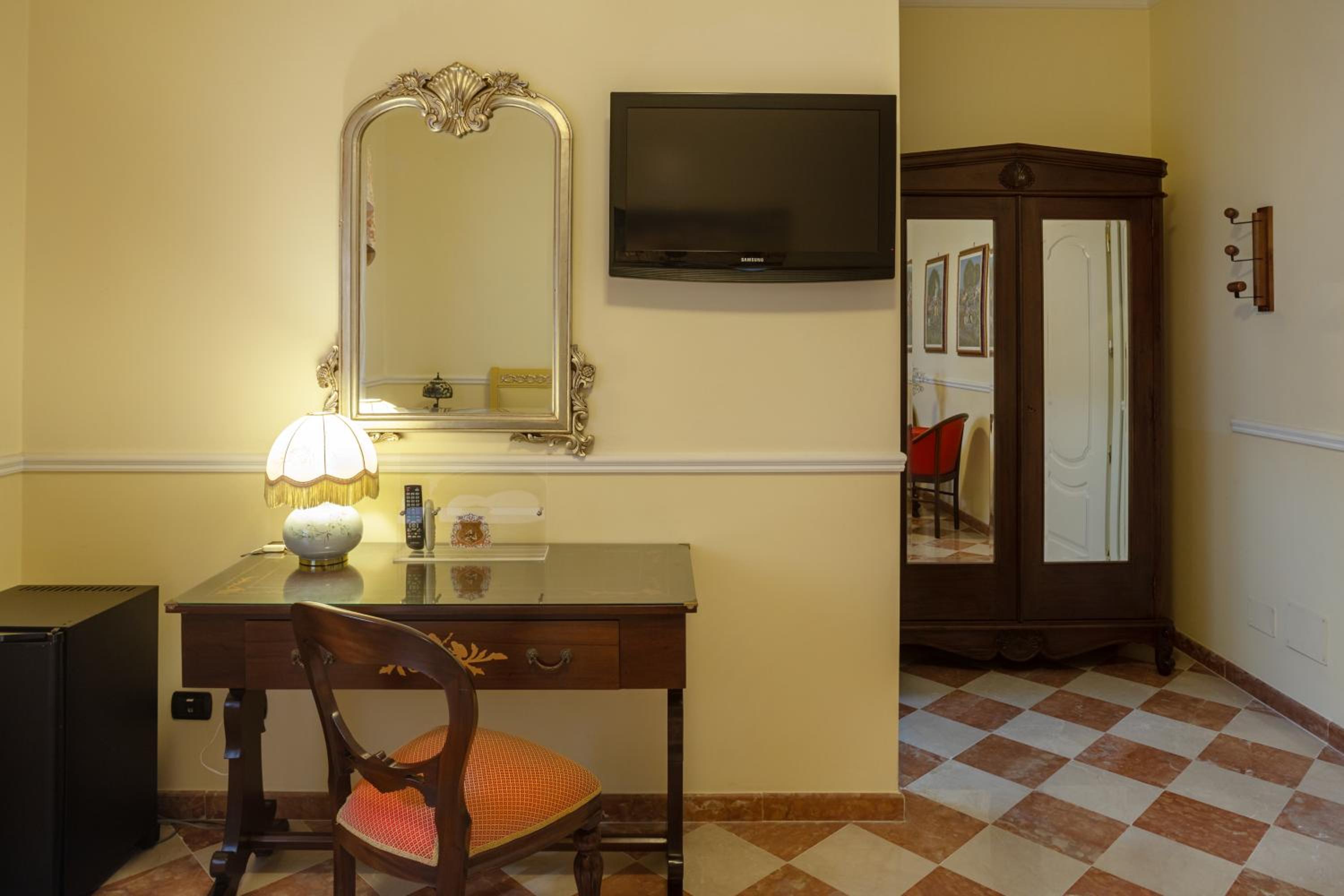 Deluxe Double or Twin Room