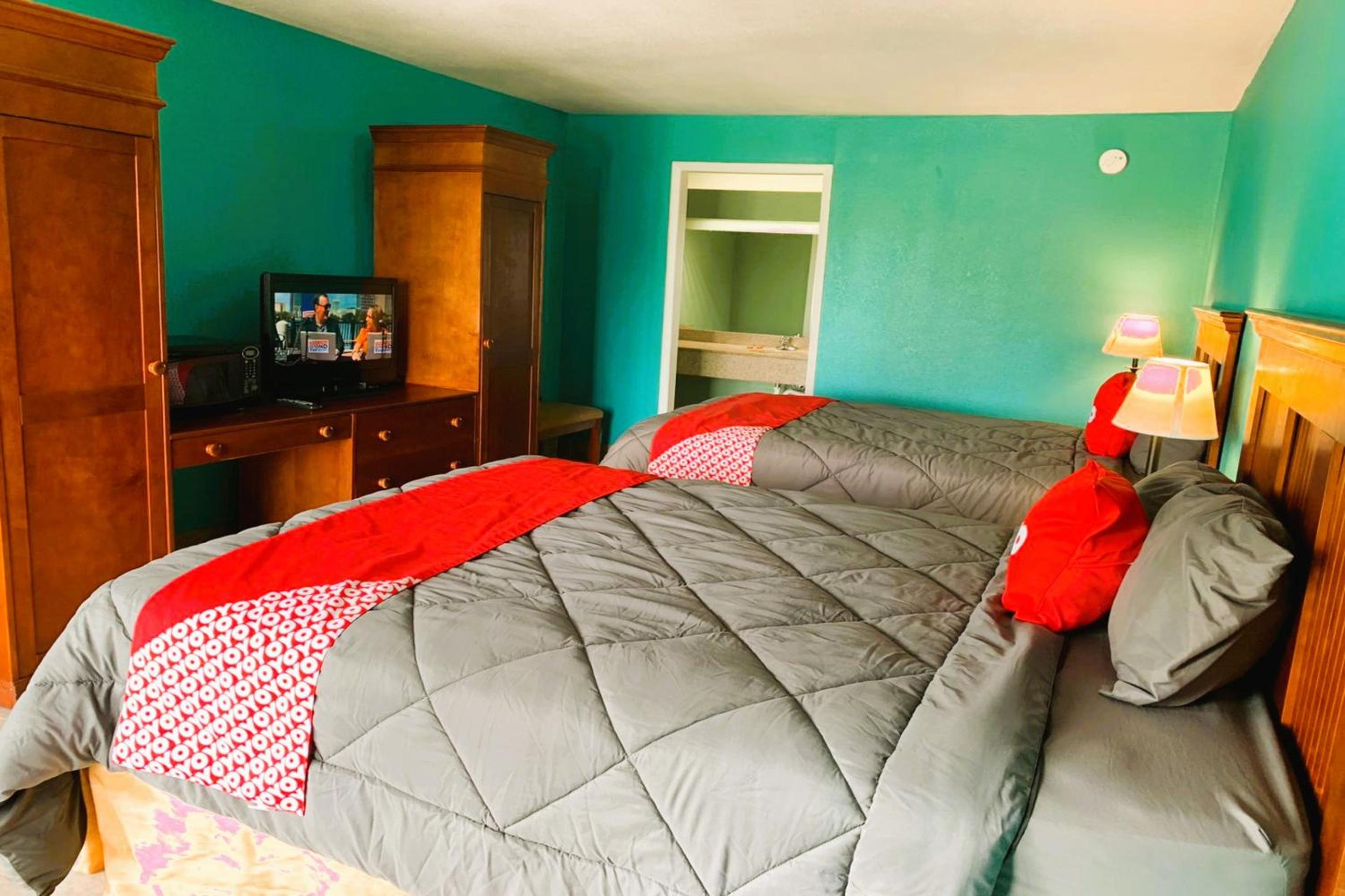 2 Queen Bed - Photo 6