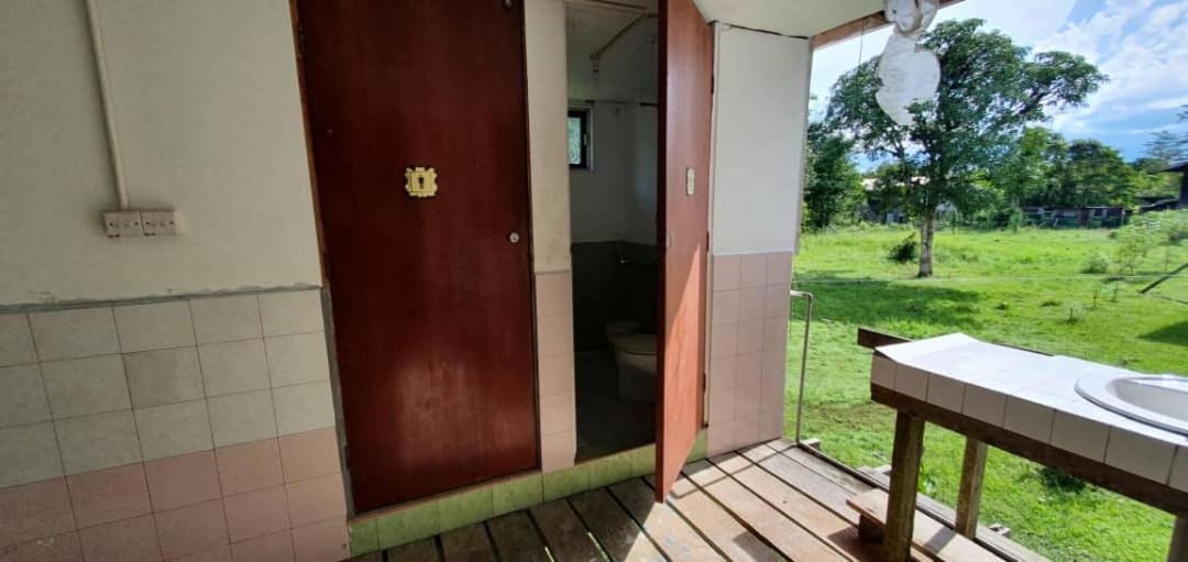 Family Room with Shared Bathroom photo 3
