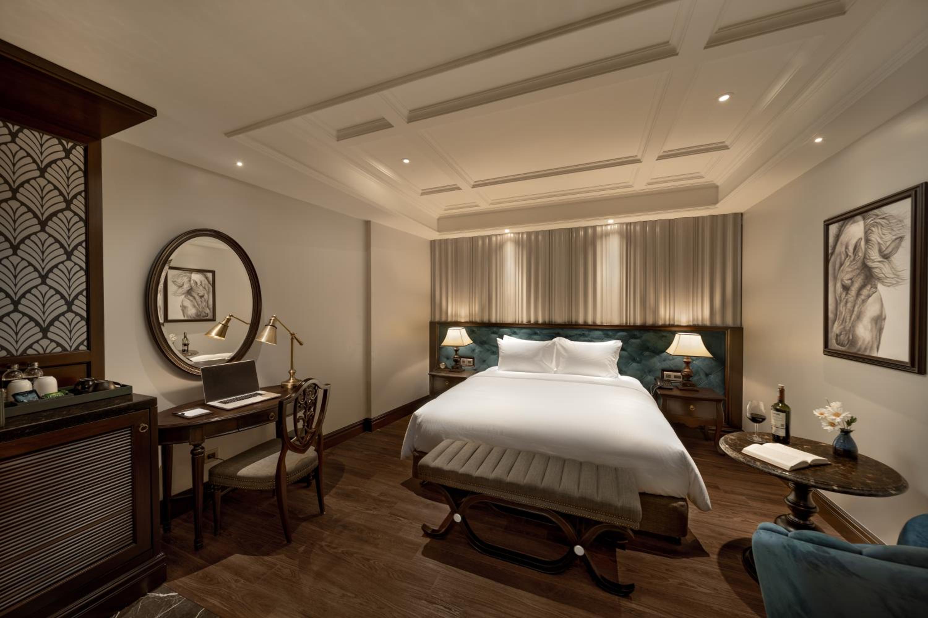 Deluxe Double Room with Internal Window