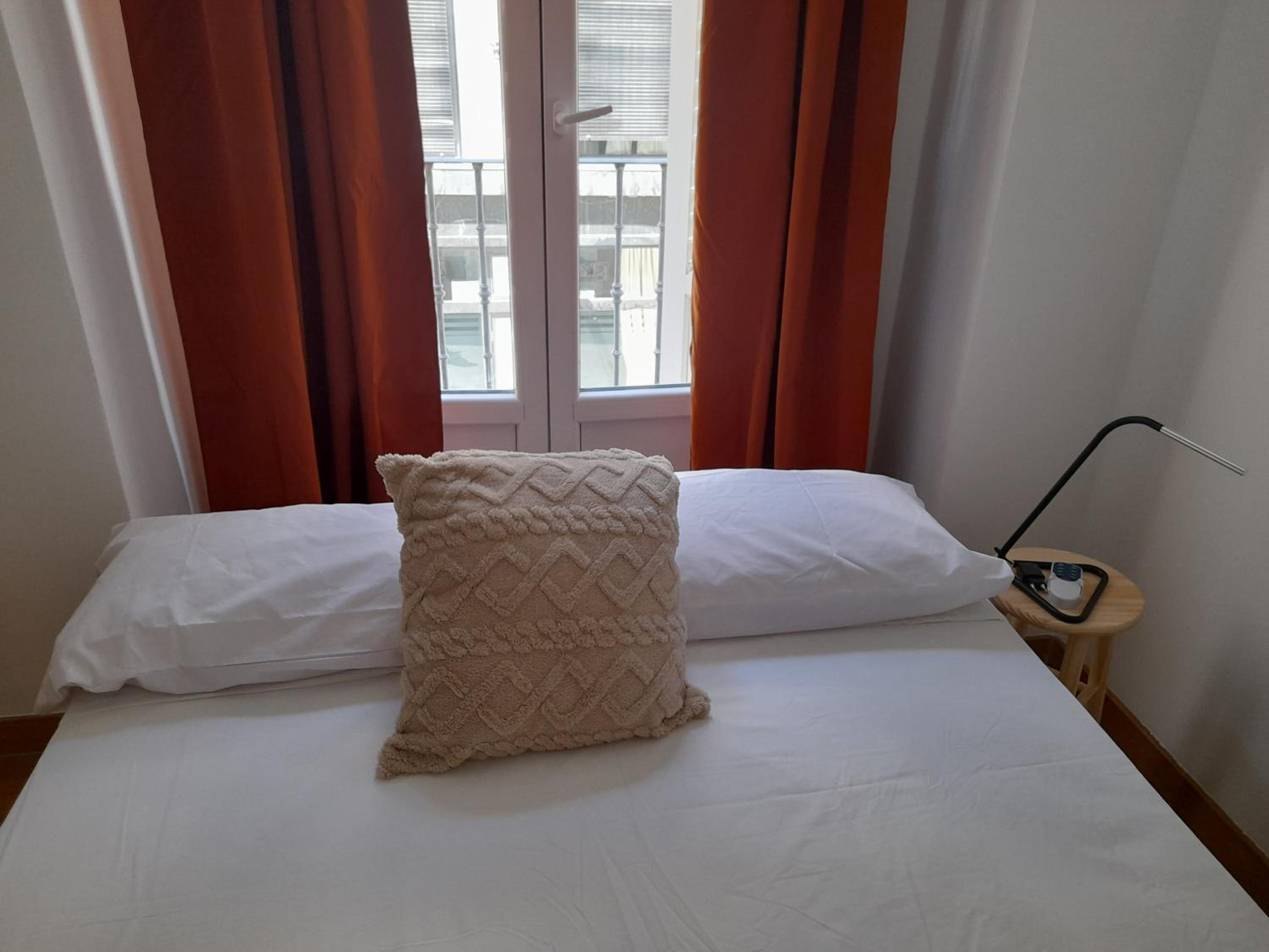 Double Room with Shared Bathroom photo 2