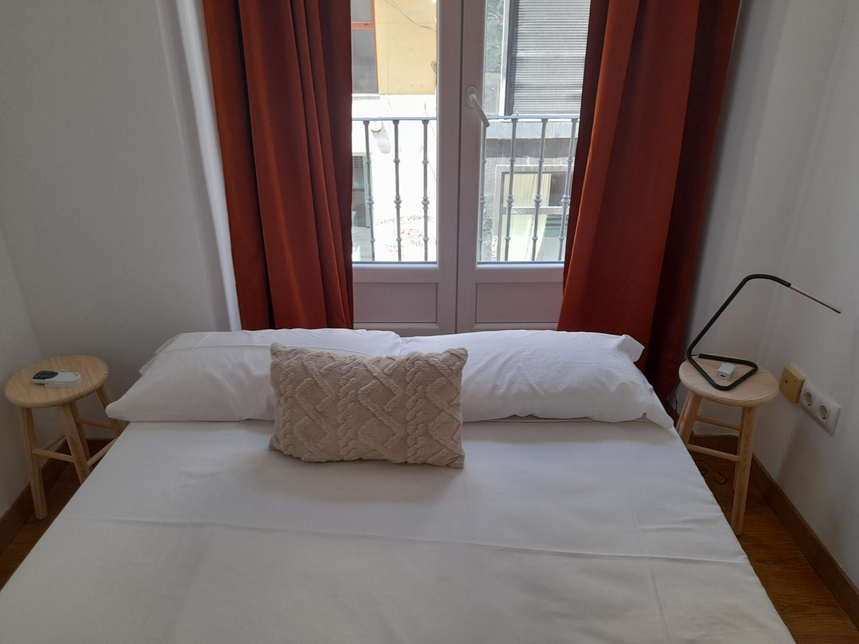 Double Room with Shared Bathroom photo 2