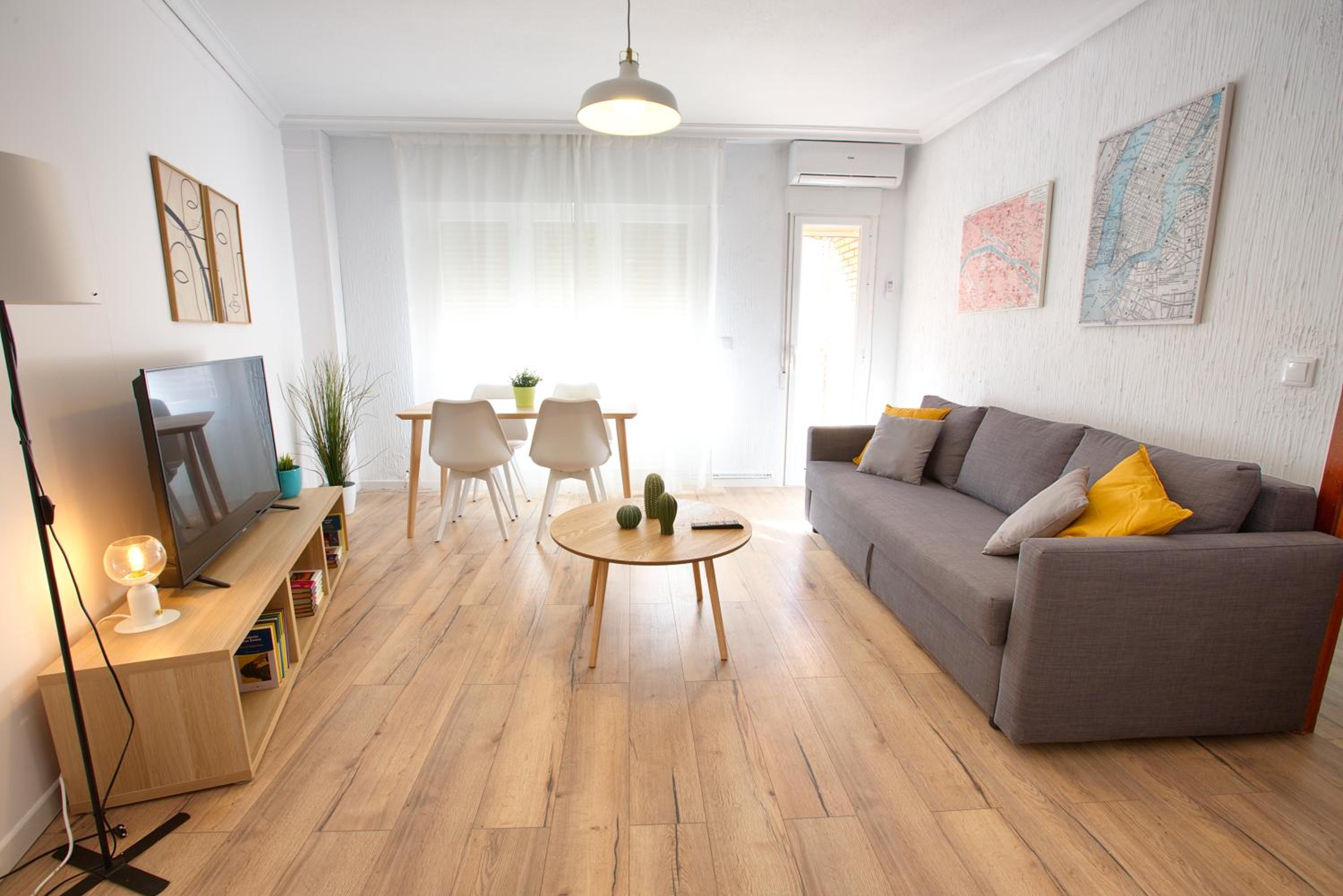 Apartamento con Balcón