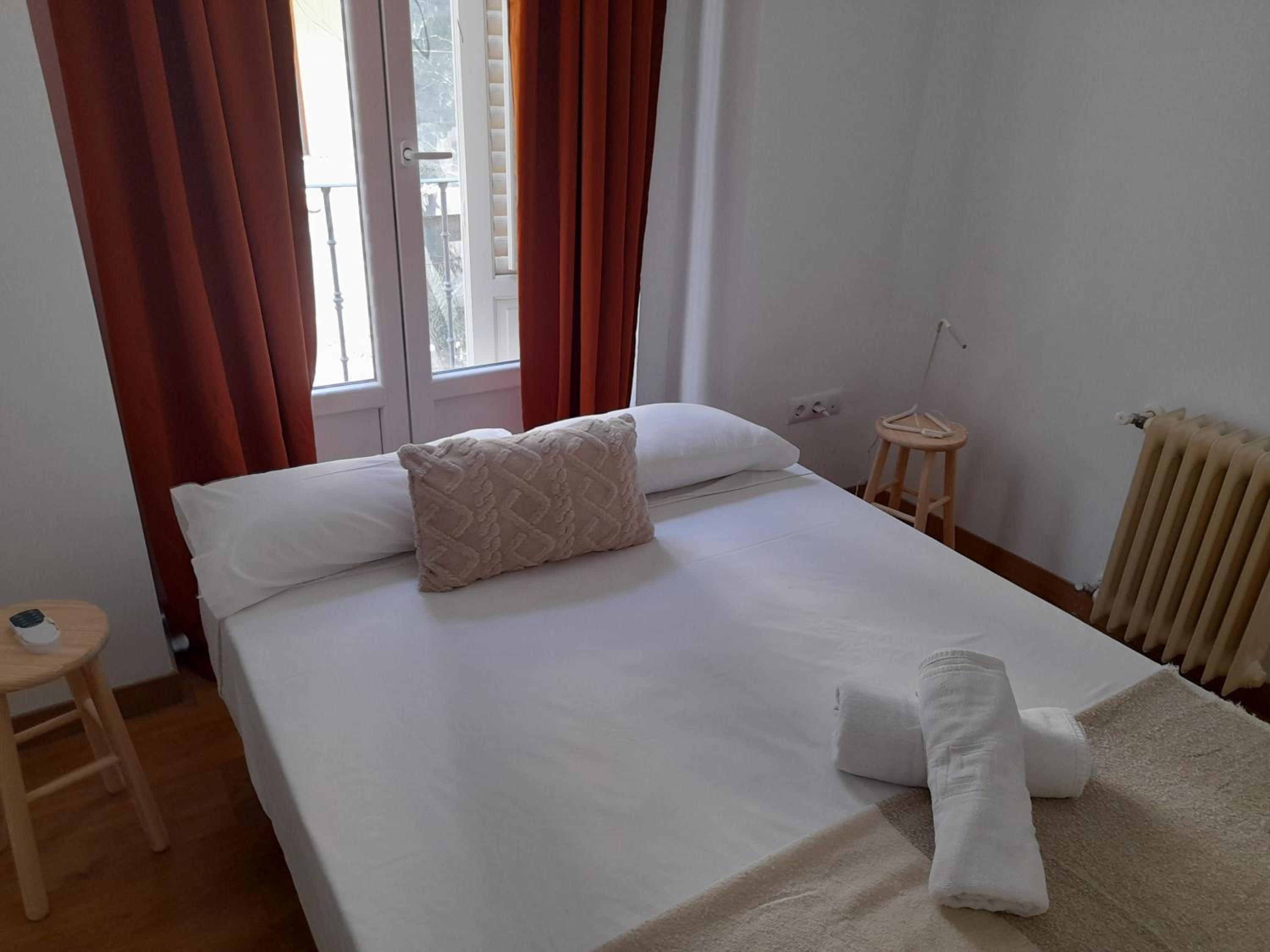 Double Room with Shared Bathroom photo 3