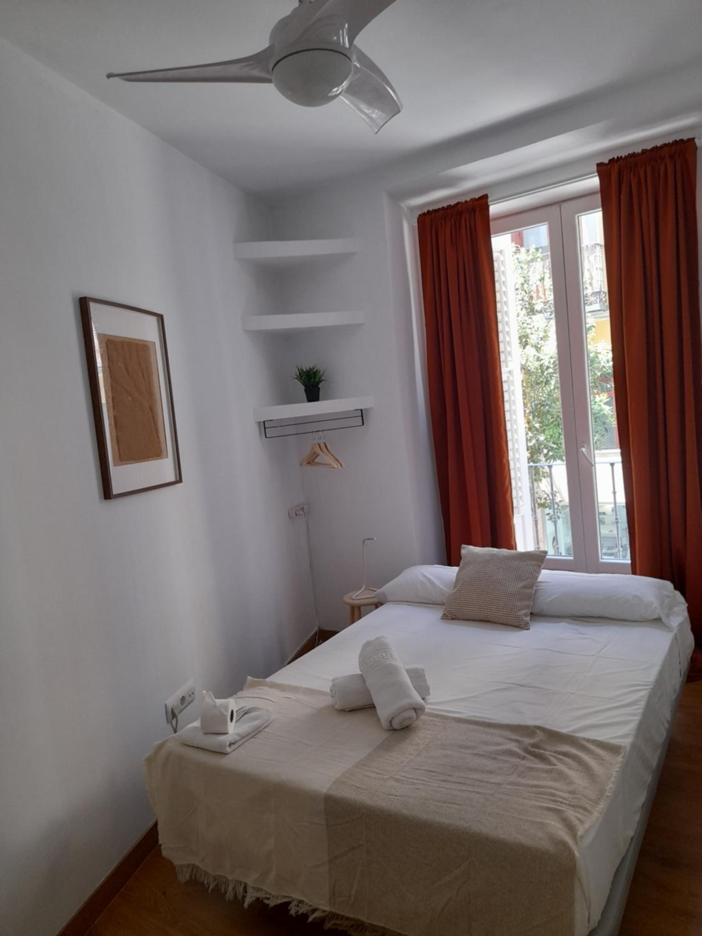 Double Room with Shared Bathroom photo 2