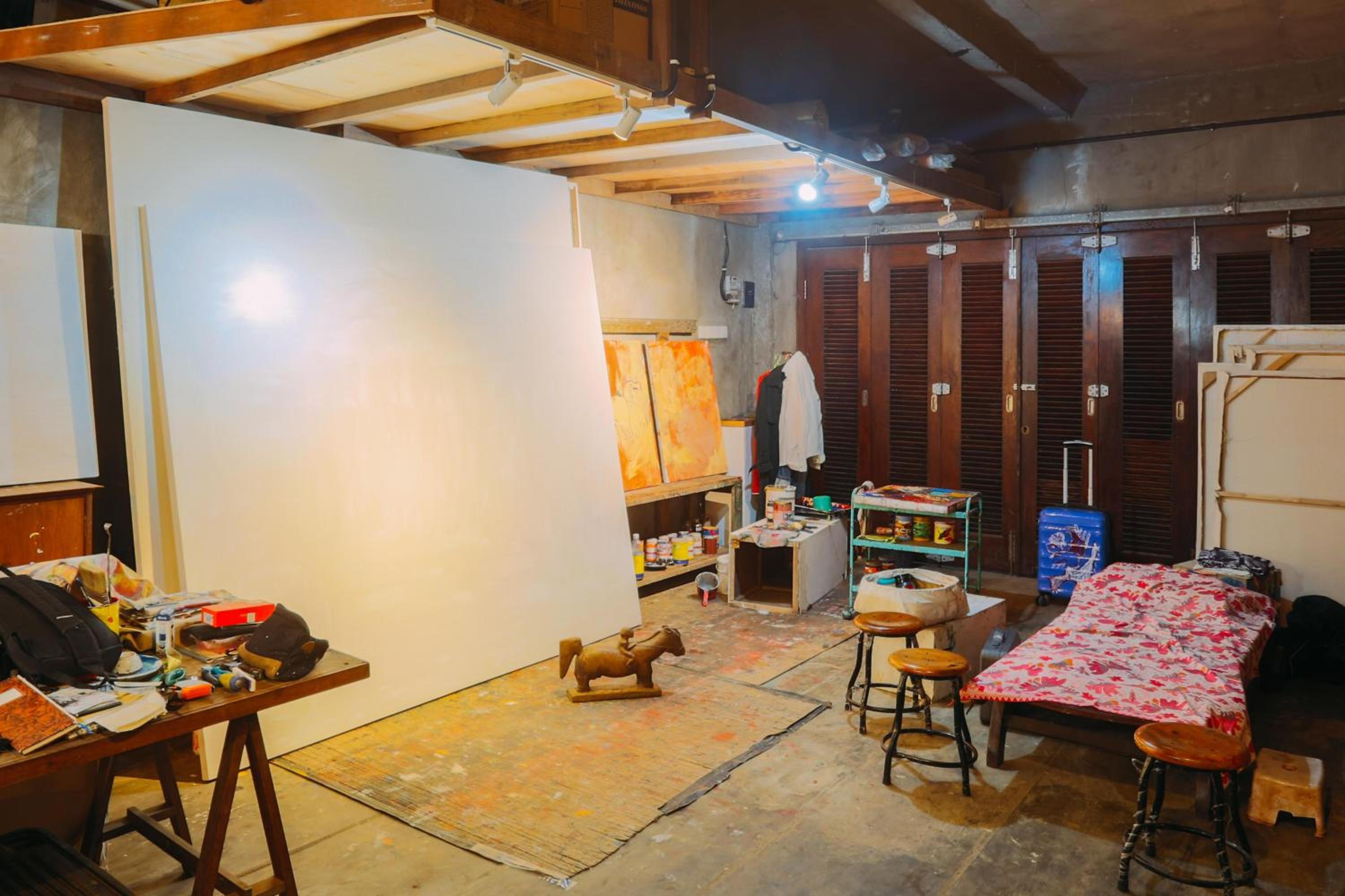 Studio - Photo 17