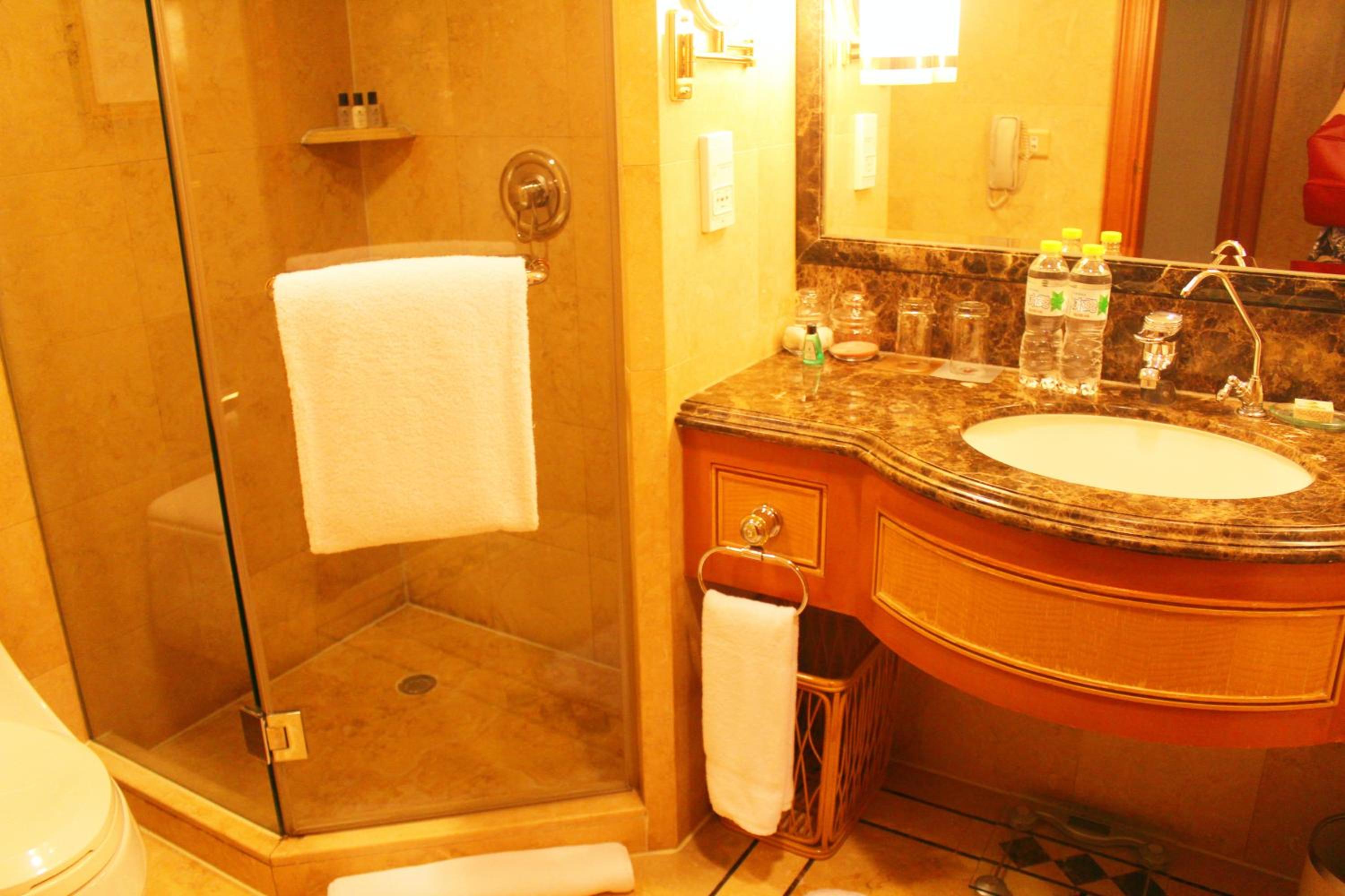 Deluxe Twin Room - Photo 3