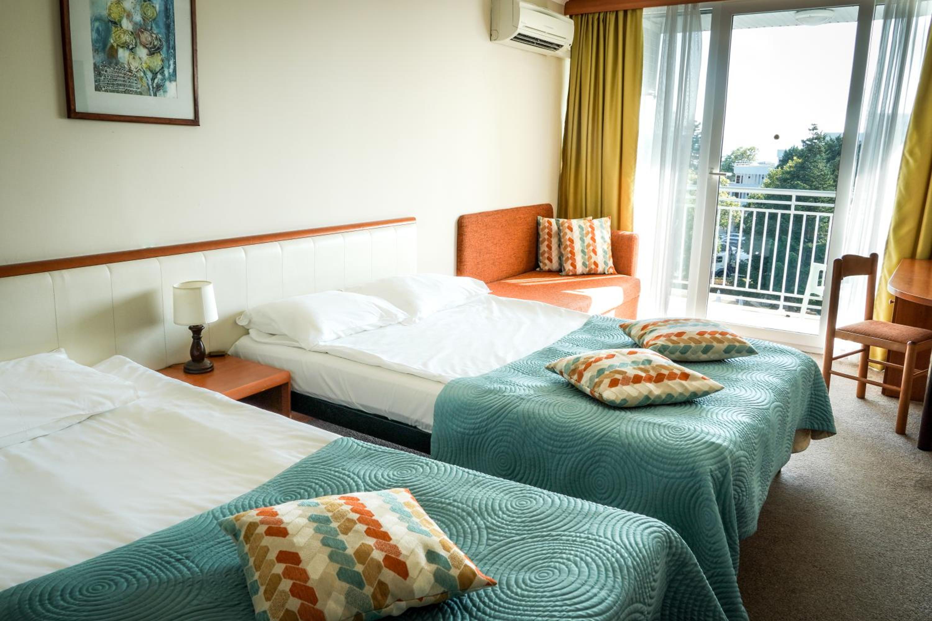 Double or Twin Room photo 3
