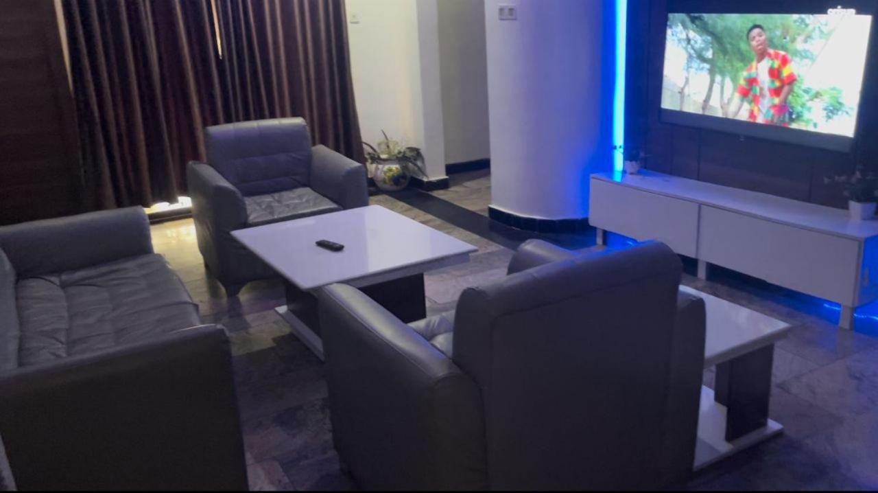 Executive Room - Photo 3