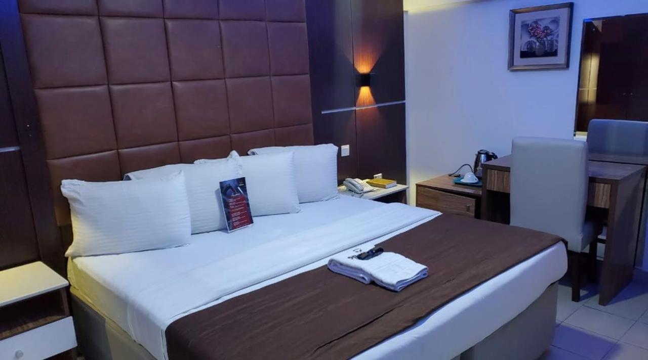 Executive Room - Photo 4