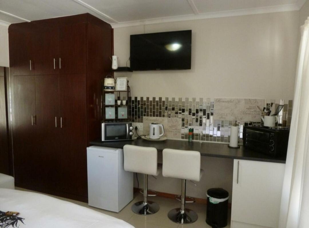 Double Room - Photo 3