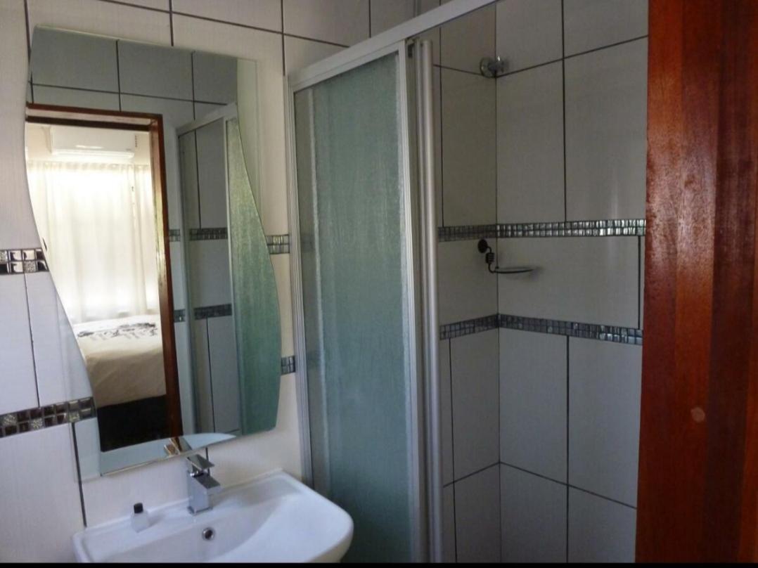 Double Room - Photo 4