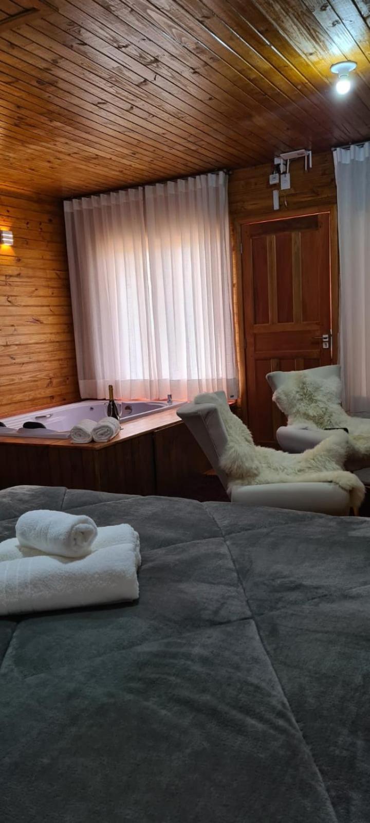 Deluxe Double Room with Bath photo 2