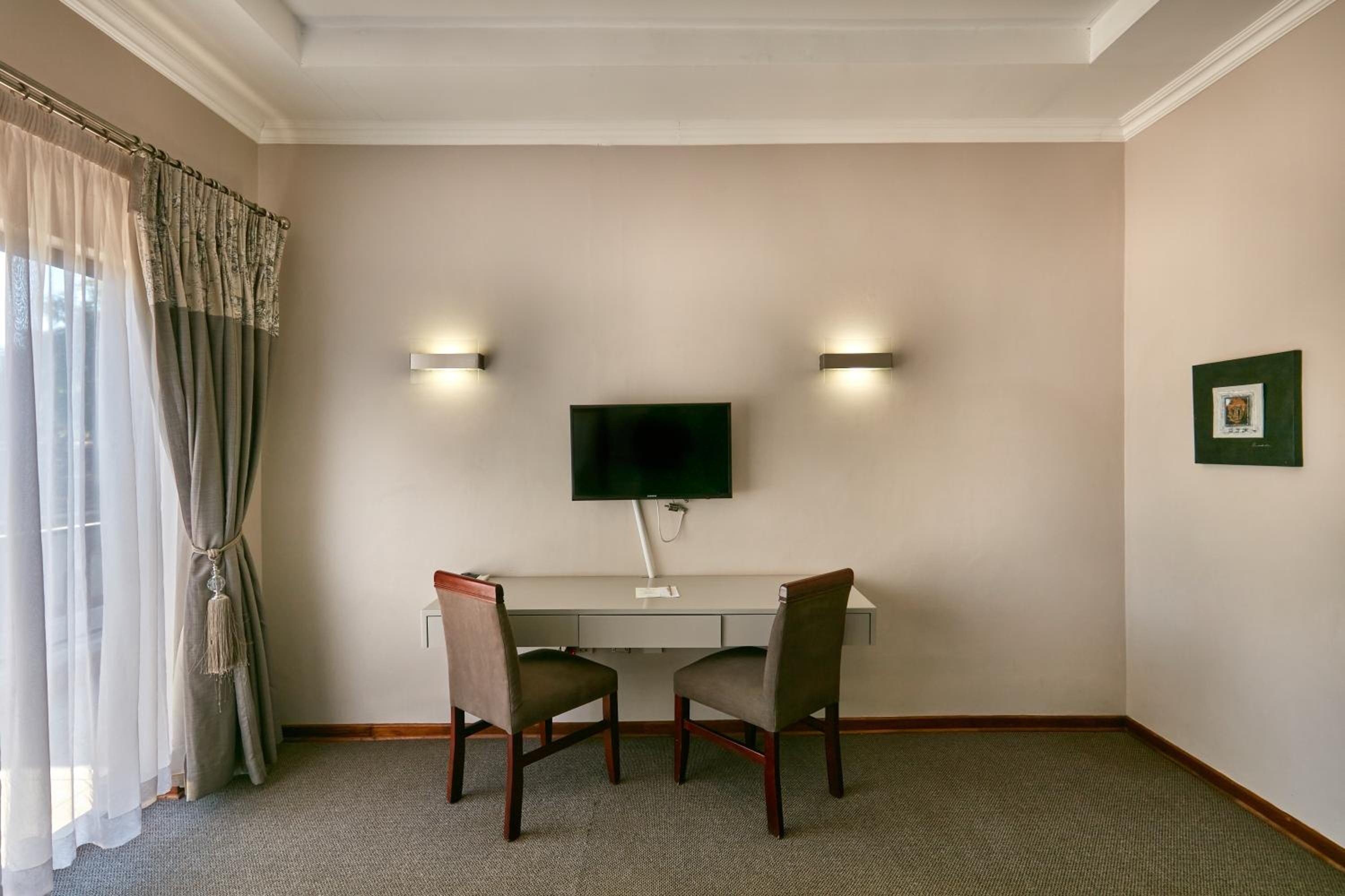 Family Room photo 3