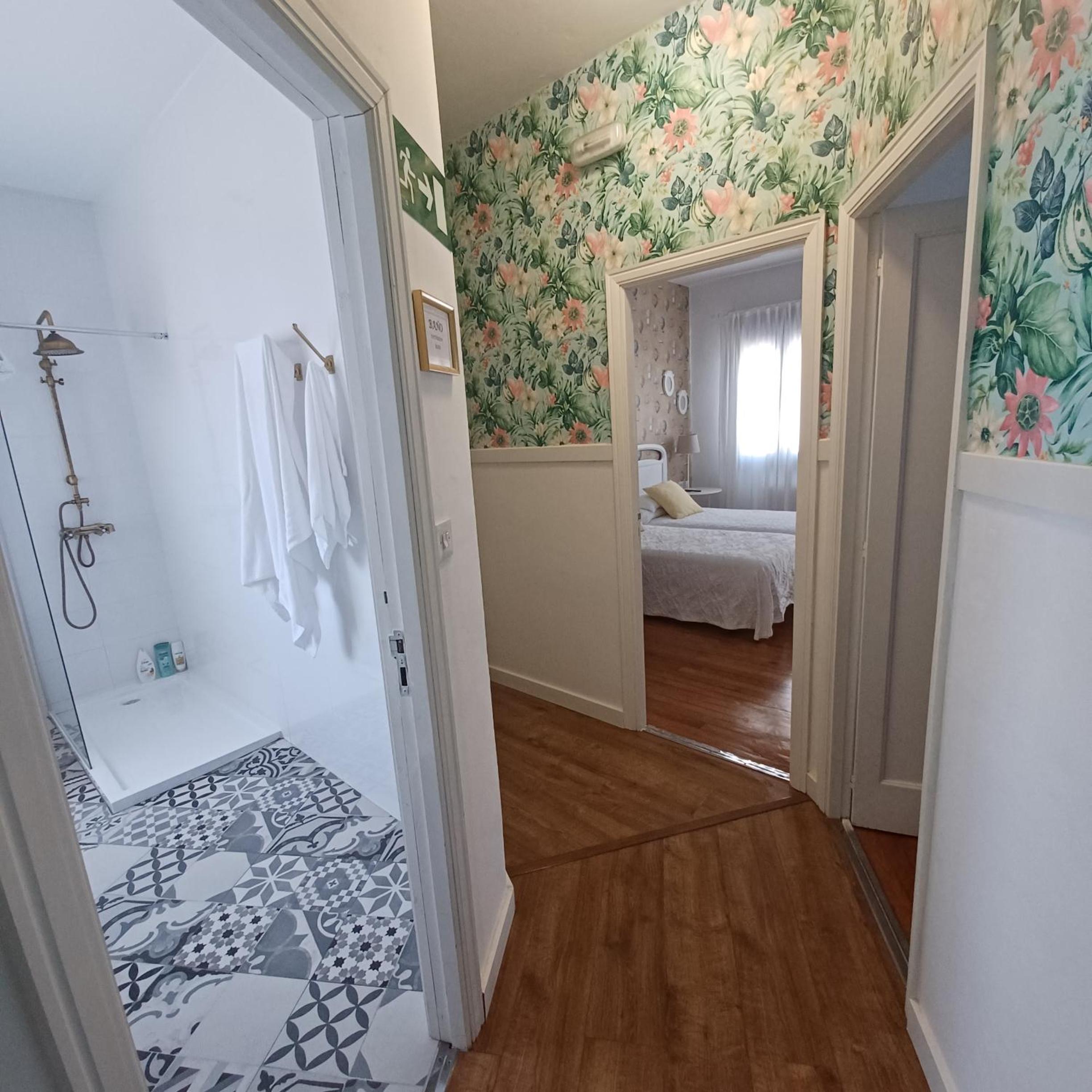 Family Double Room - Photo 1