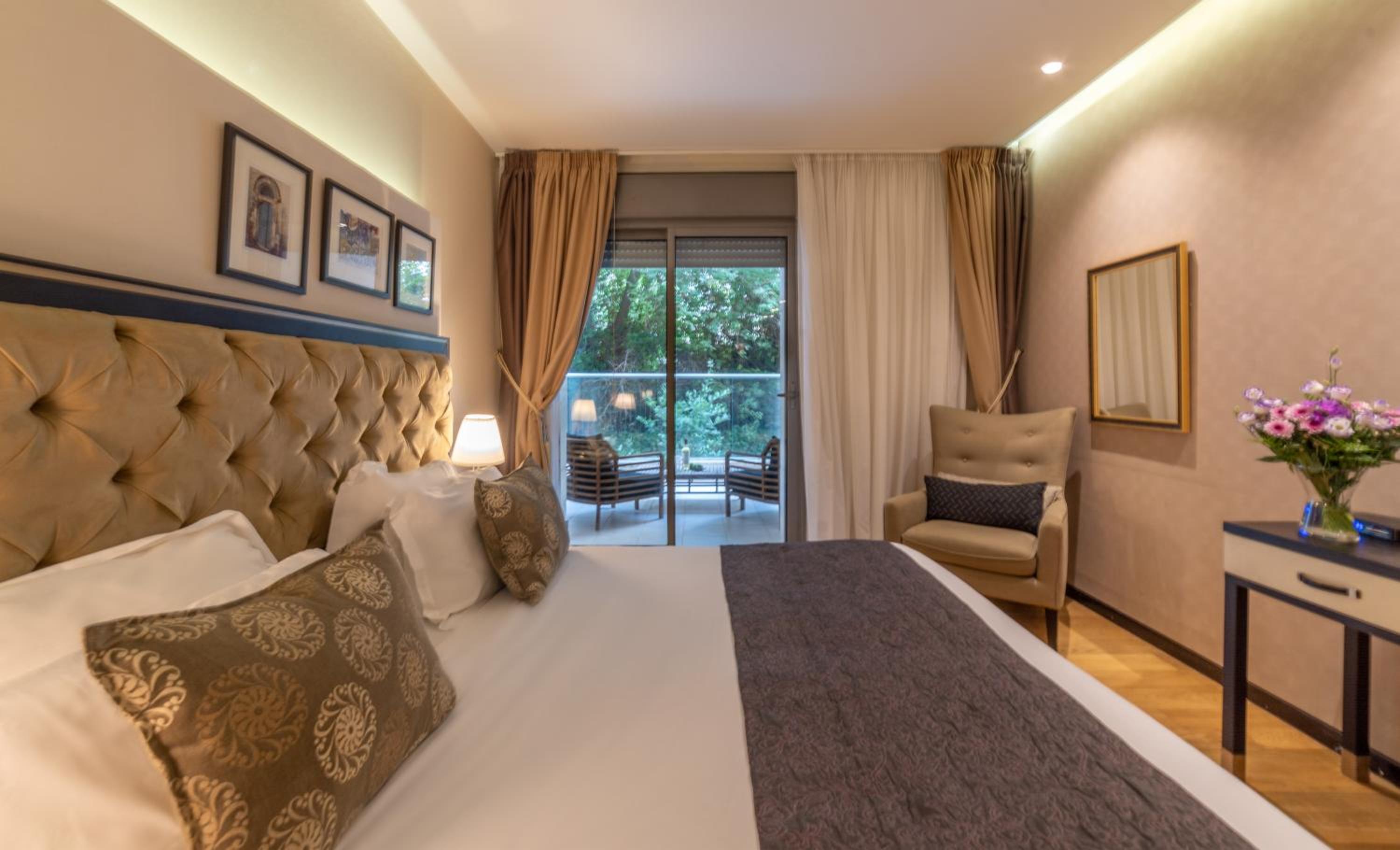 Deluxe Double or Twin Room with Terrace - Photo 13