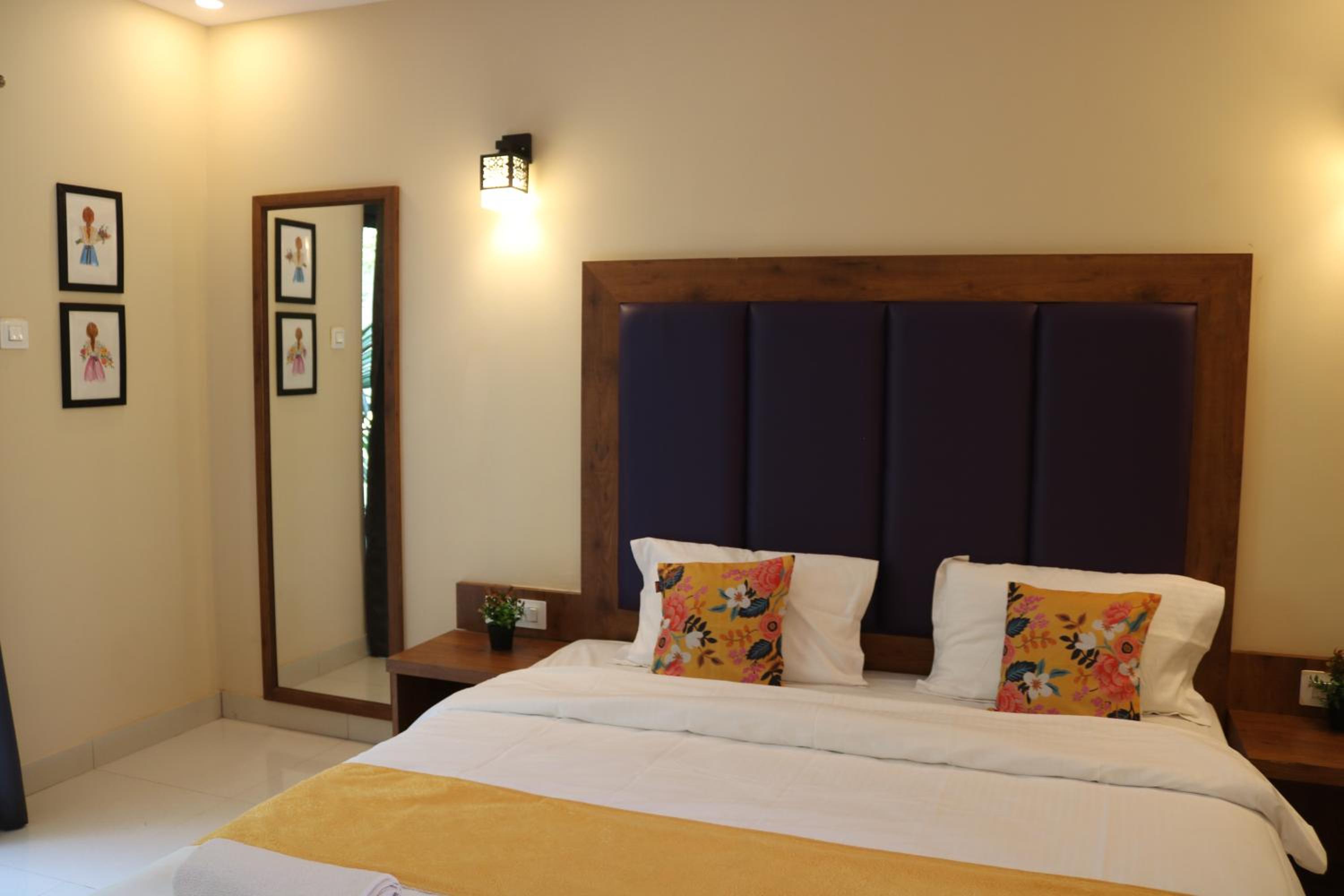 Double Room with Balcony - Photo 1