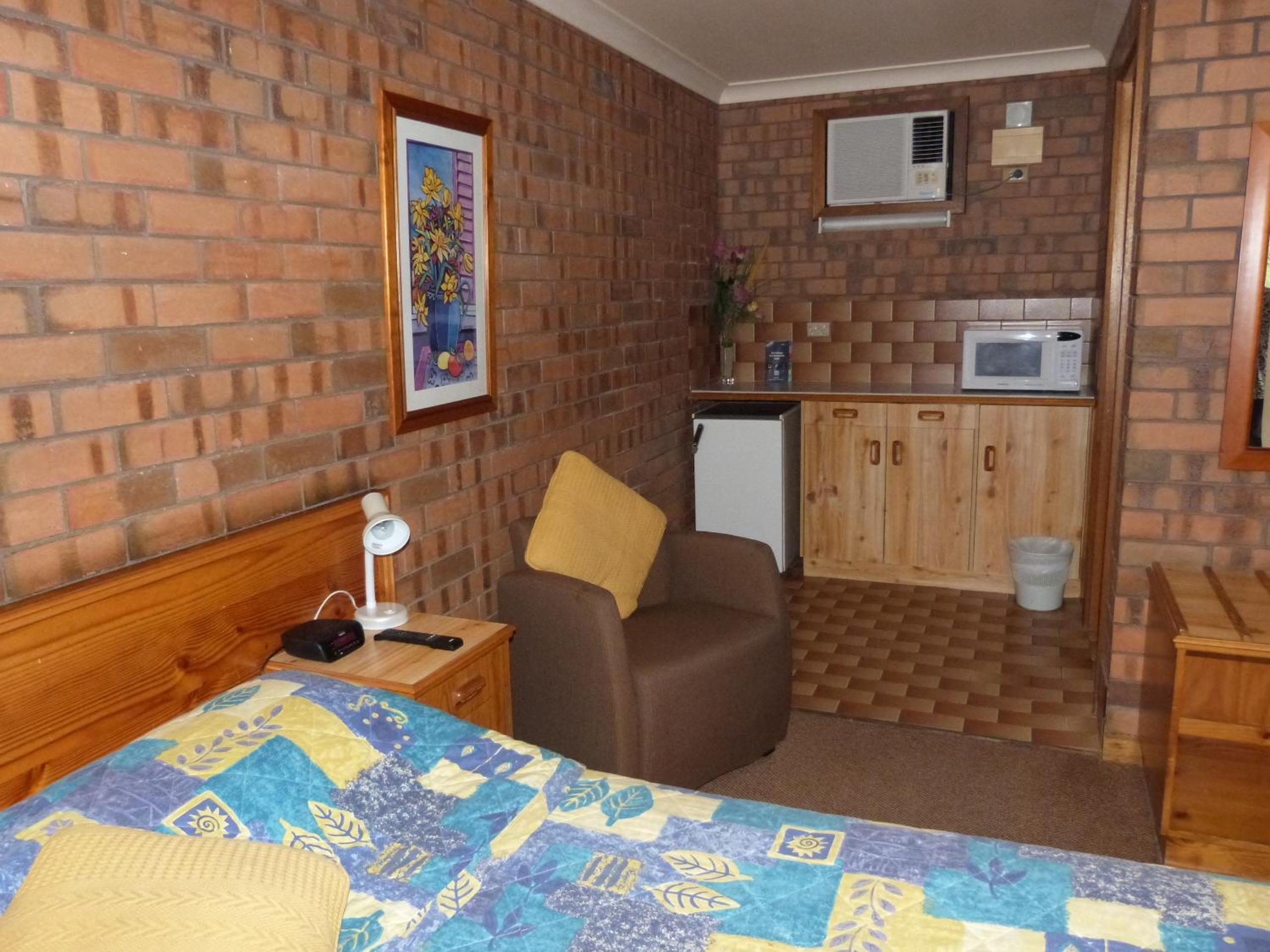 Queen Room photo 3