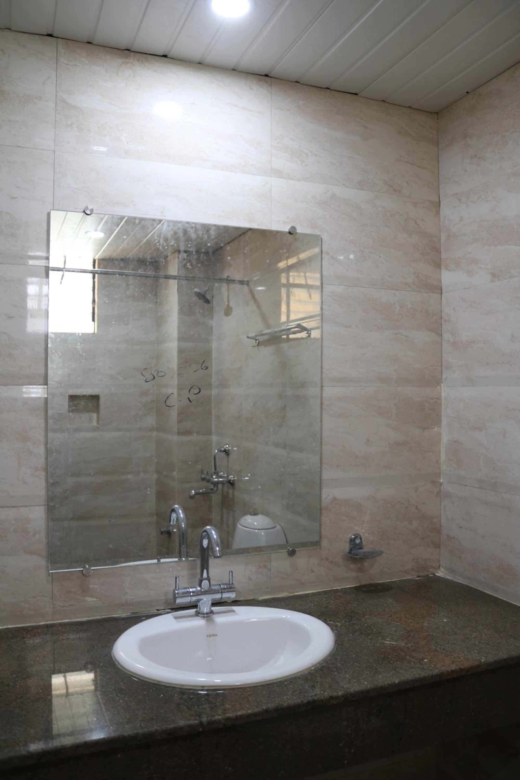 Double Room with Balcony - Photo 5