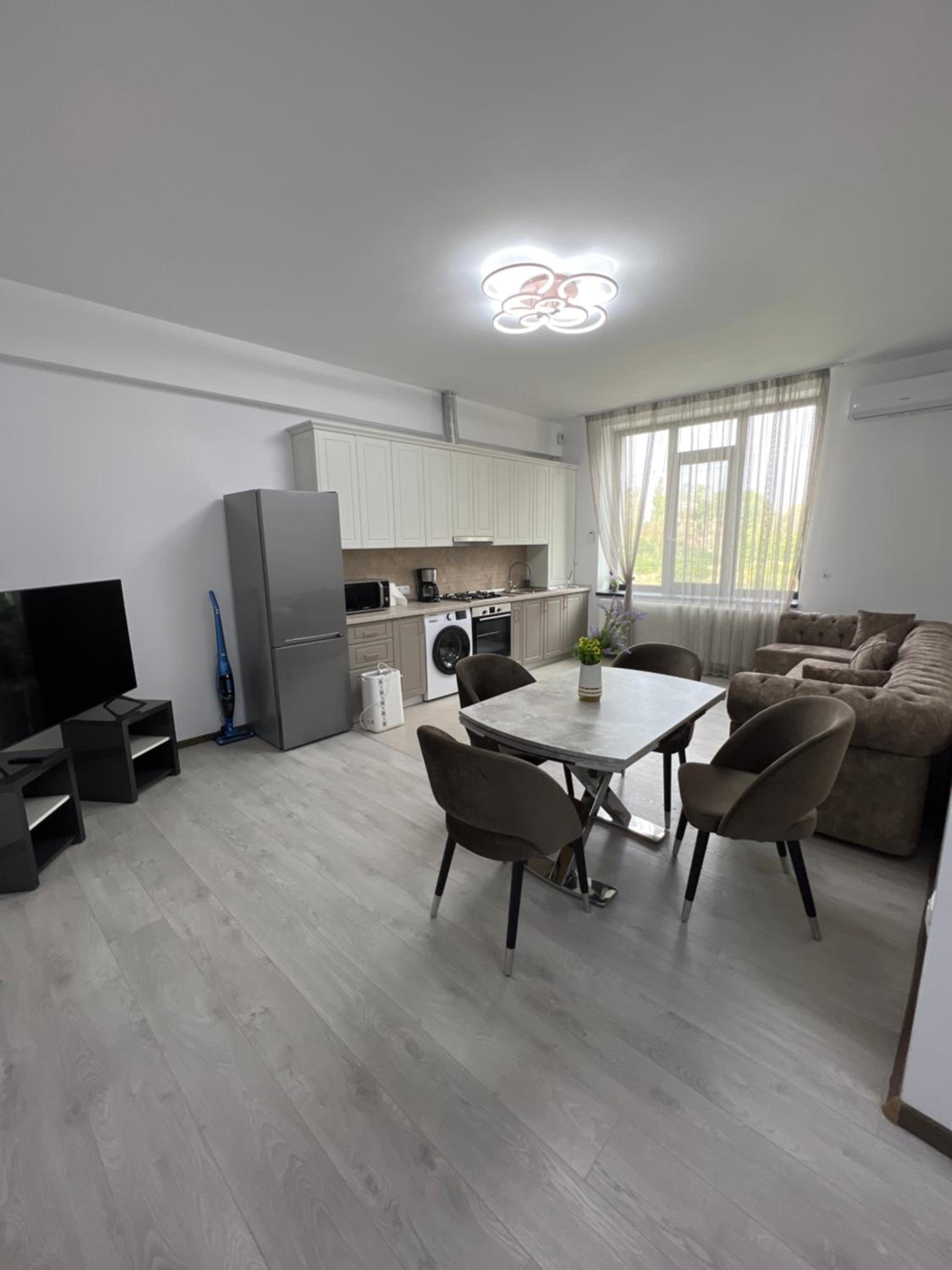 Two-Bedroom Apartment - Photo 2