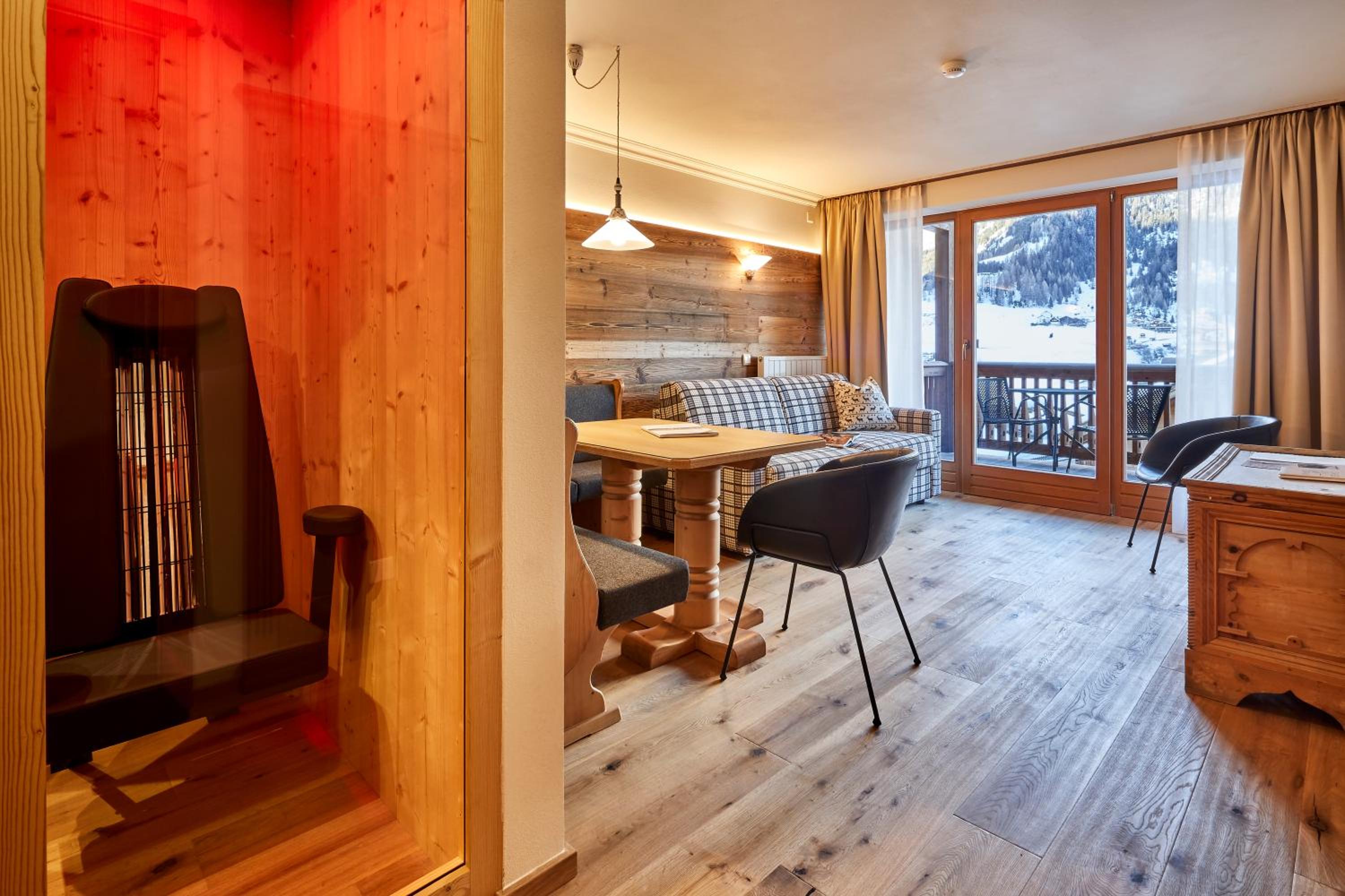 Suite with Mountain View - Photo 5