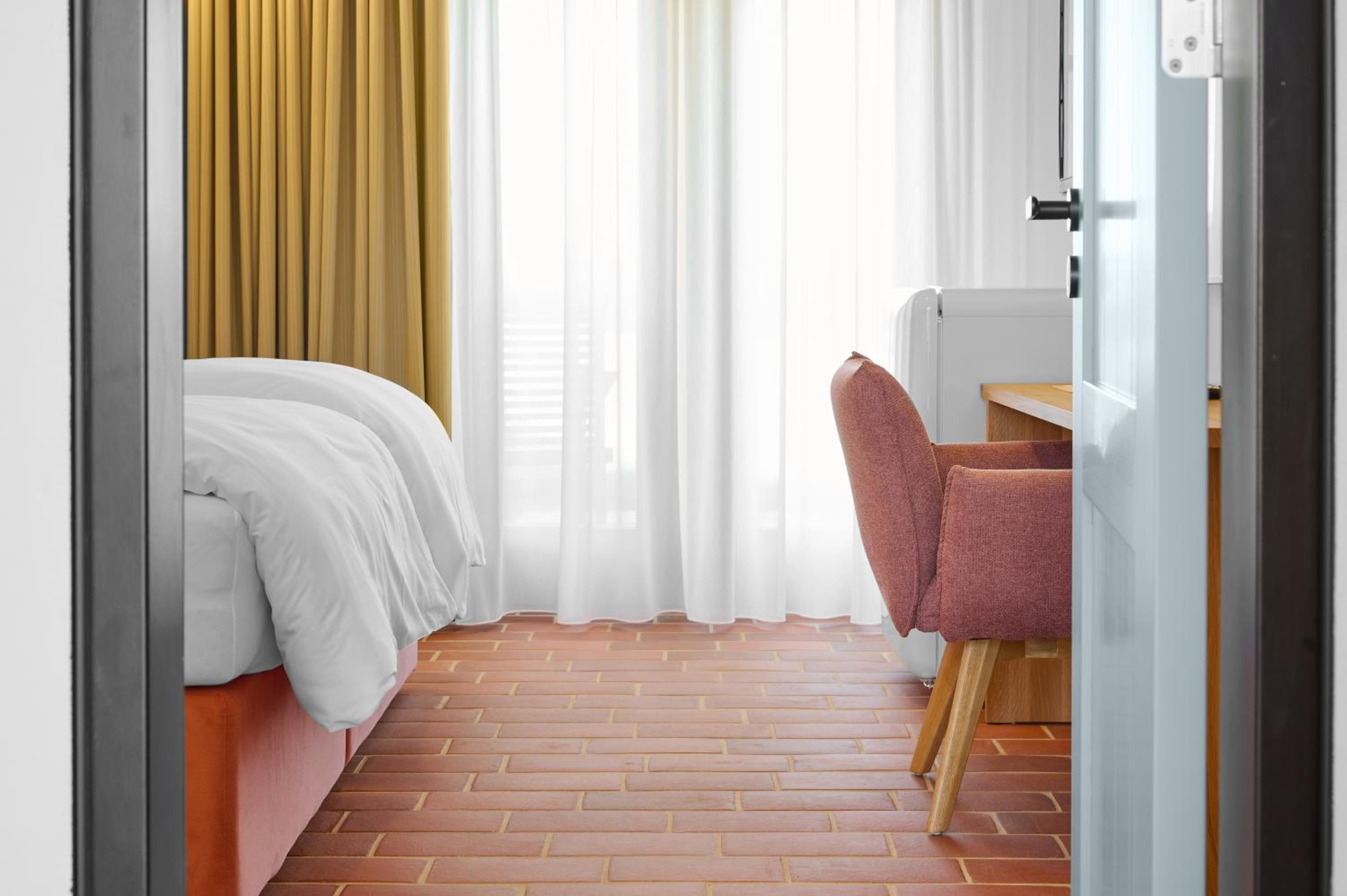 Deluxe Double or Twin Room with Garden View - Photo 6