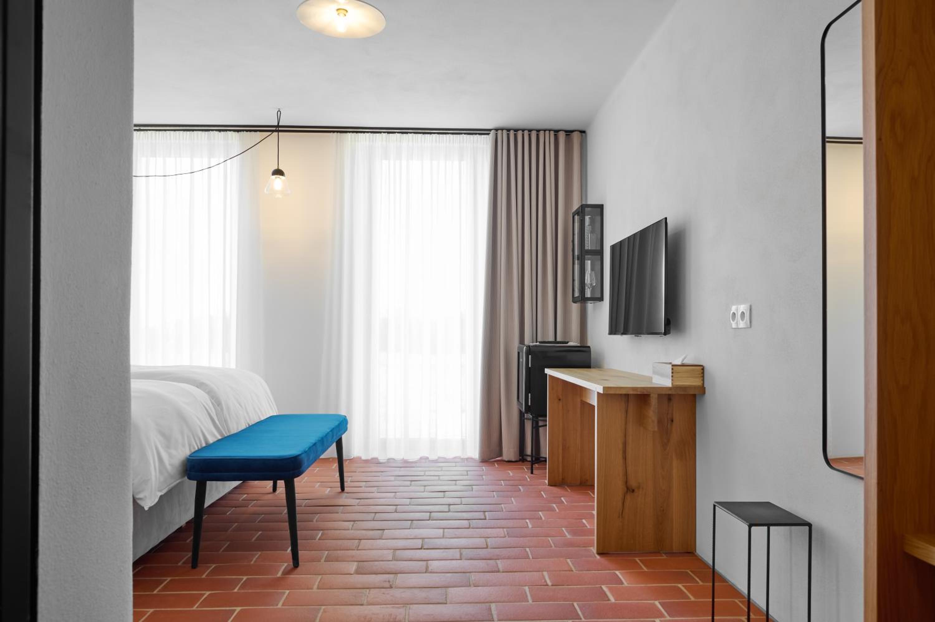 Standard Double or Twin Room with Garden View - Photo 4