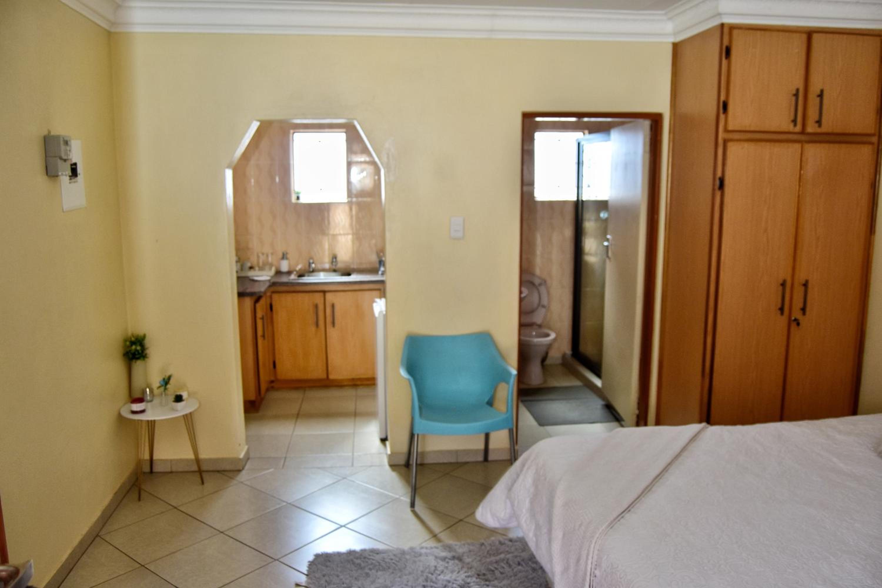 One-Bedroom Apartment - Photo 13