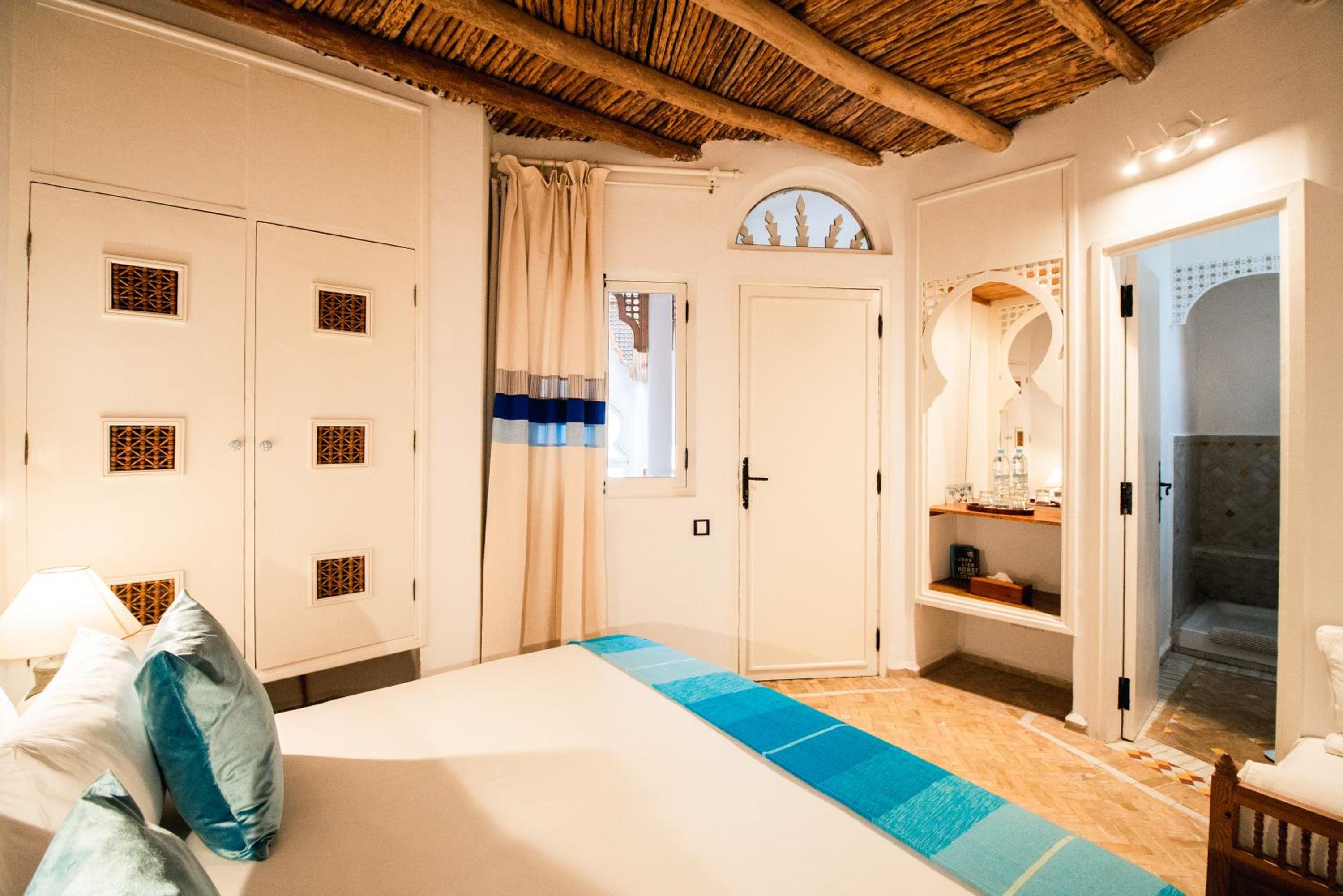 Standard Double or Twin Room - Photo 4