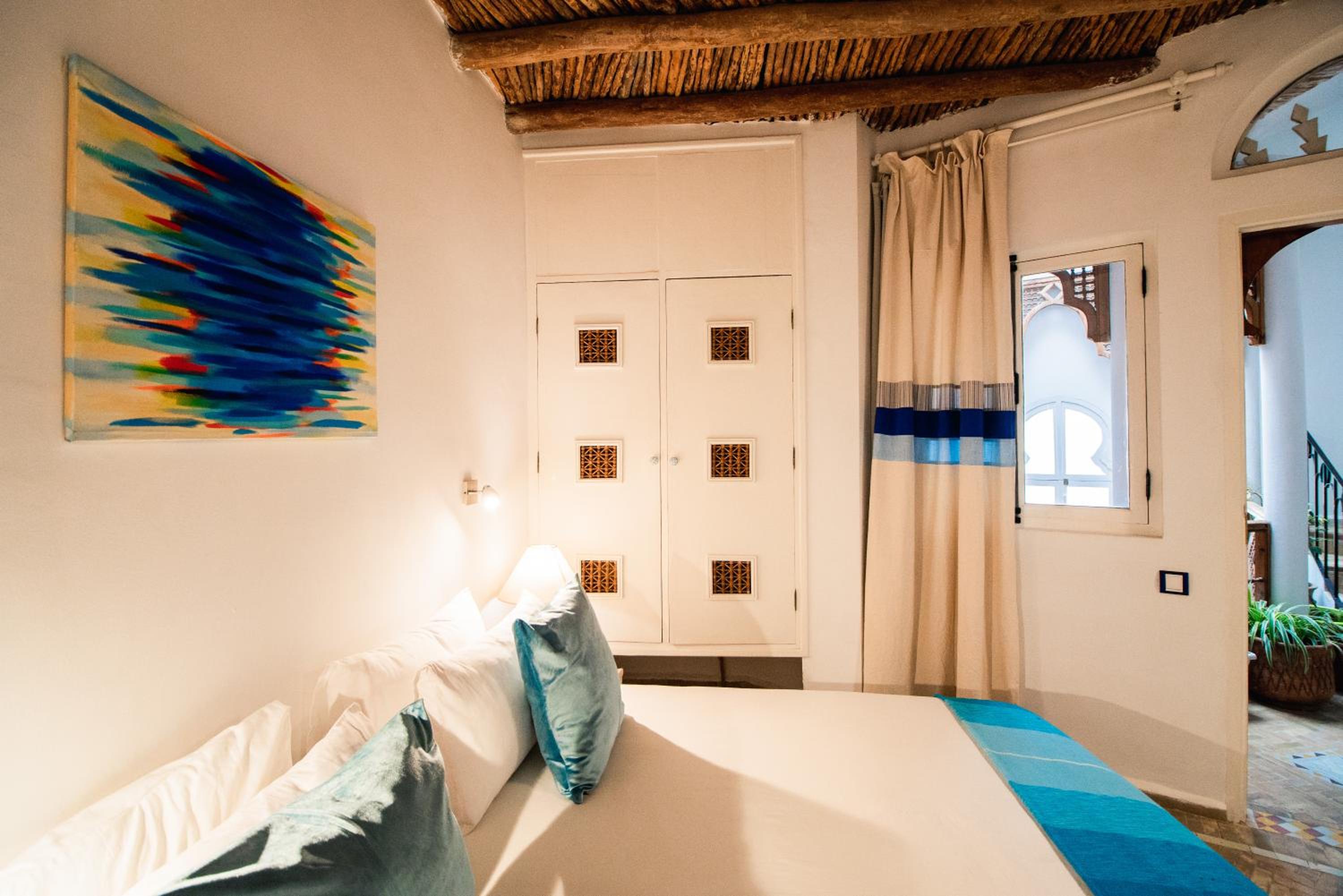 Standard Double or Twin Room - Photo 12