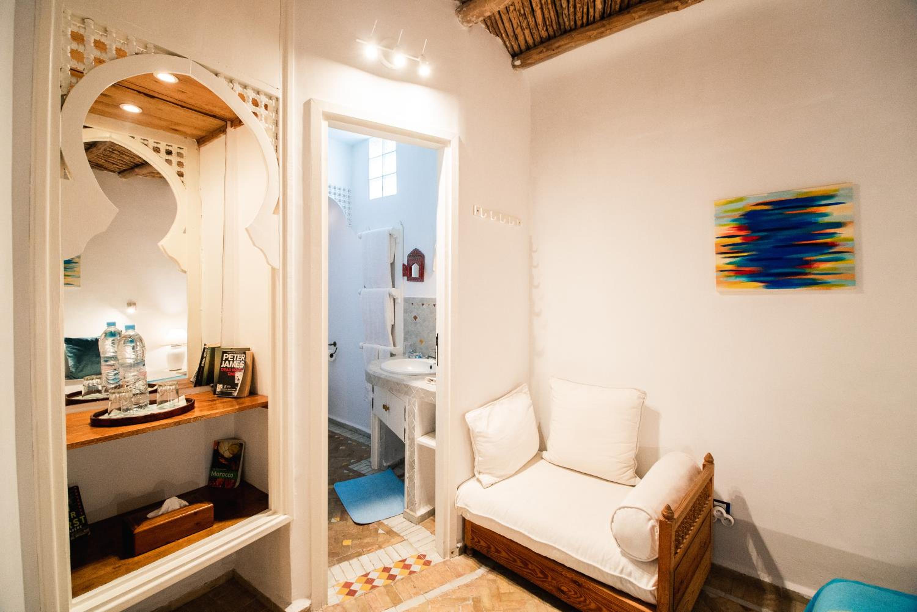 Standard Double or Twin Room - Photo 9