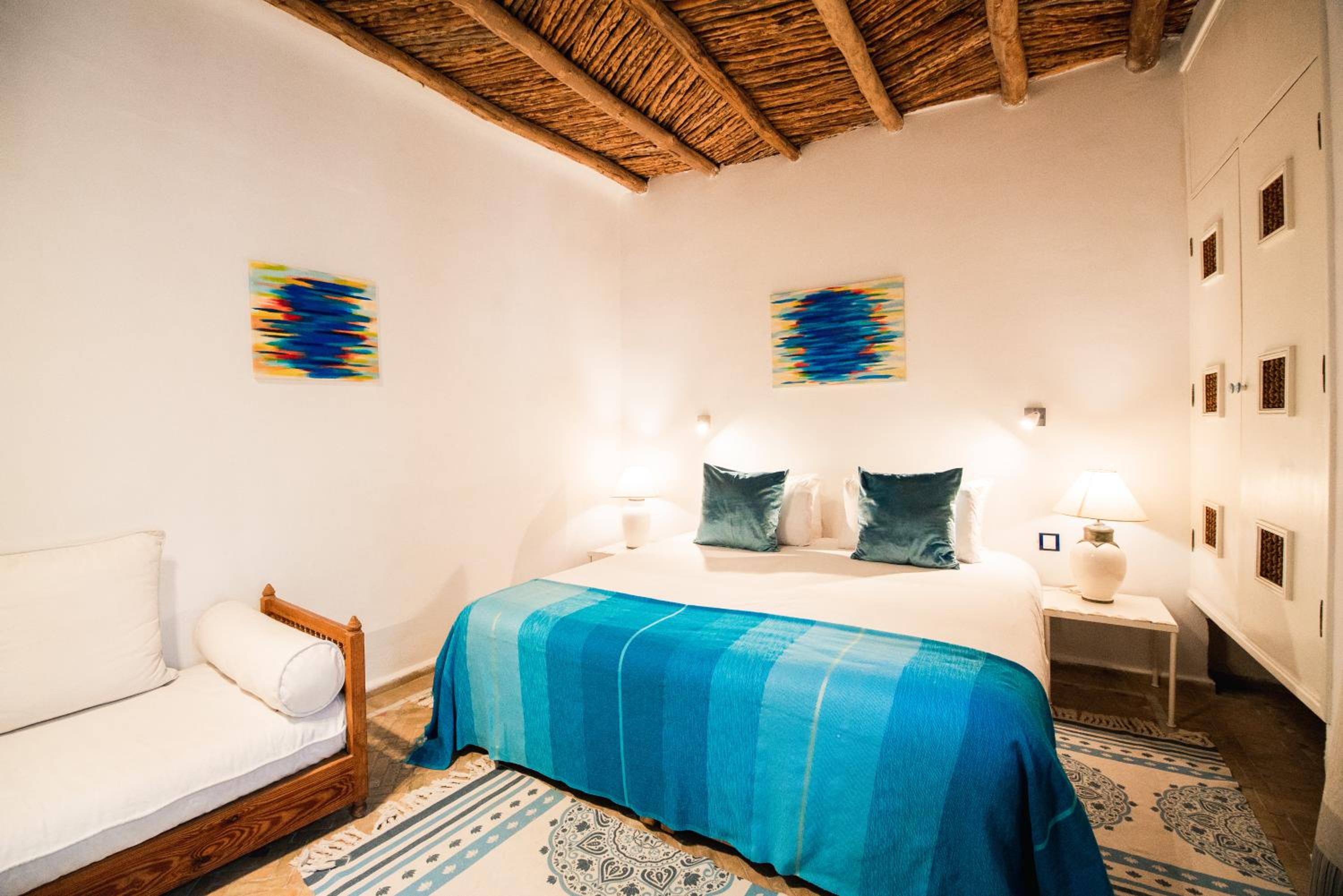 Standard Double or Twin Room - Photo 7