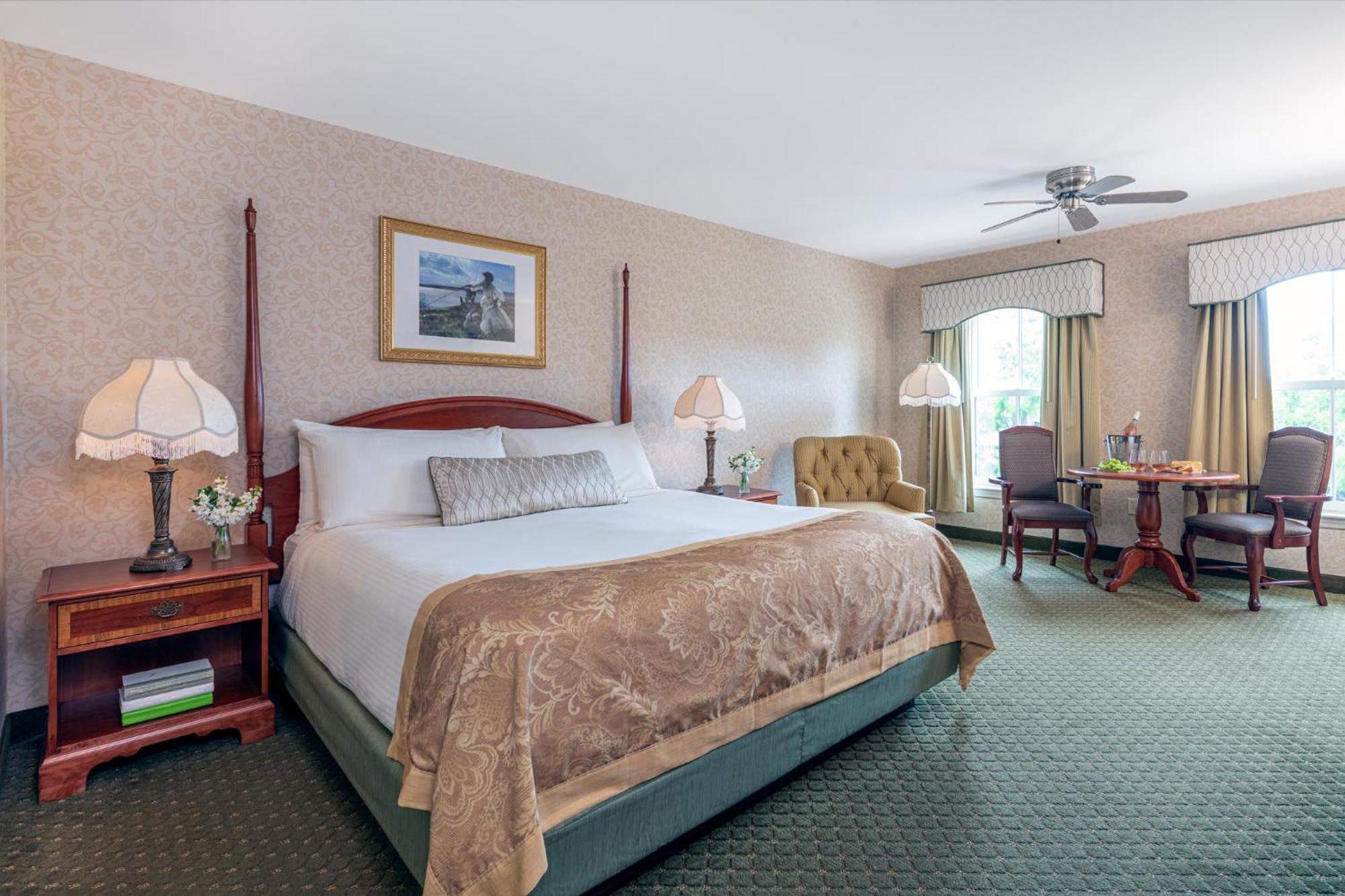 Deluxe King Room - Stair Access Only