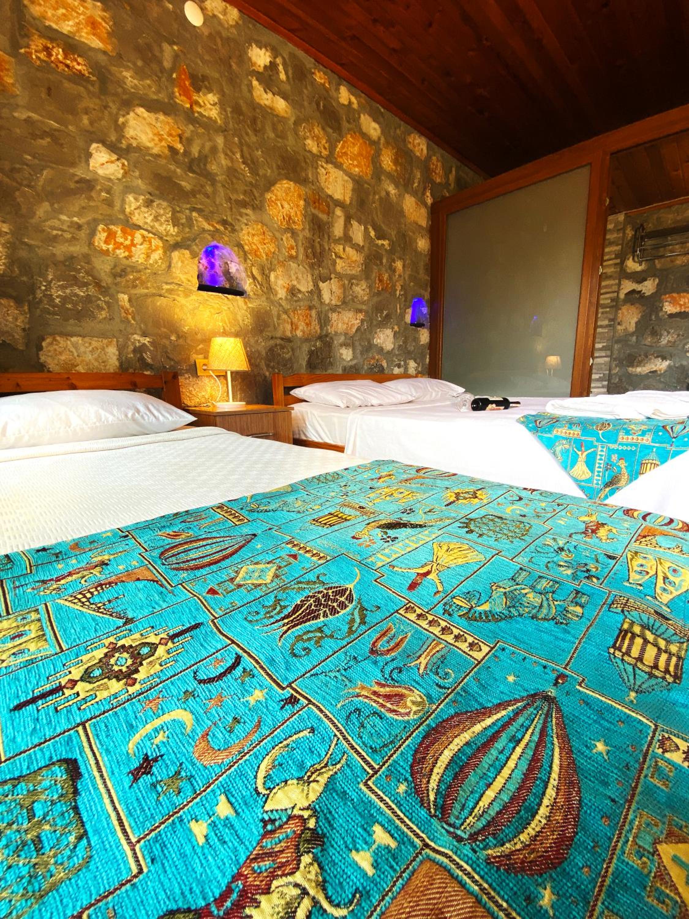Large Double Room photo 2