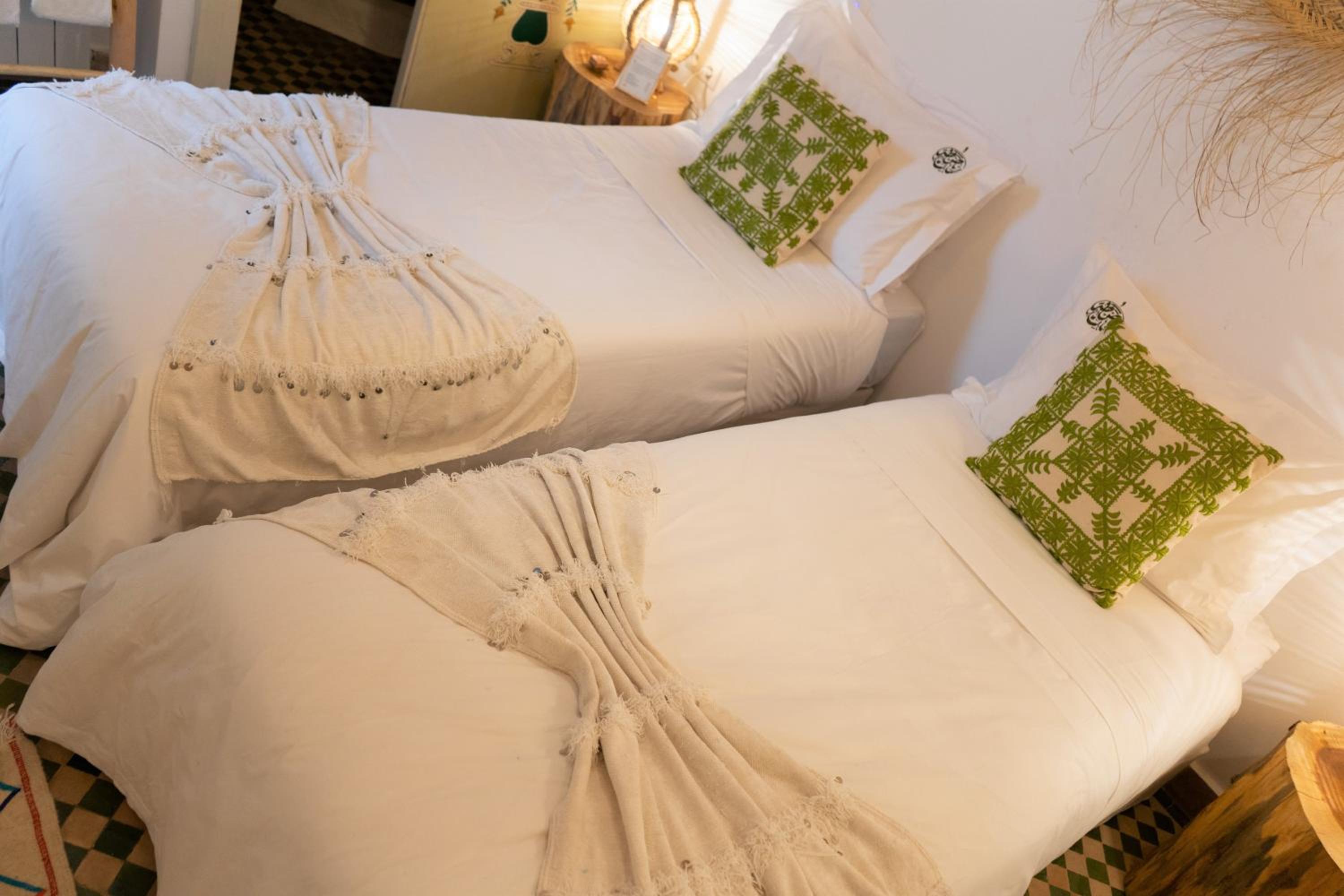 Double or Twin Room with Private Bathroom - Photo 4