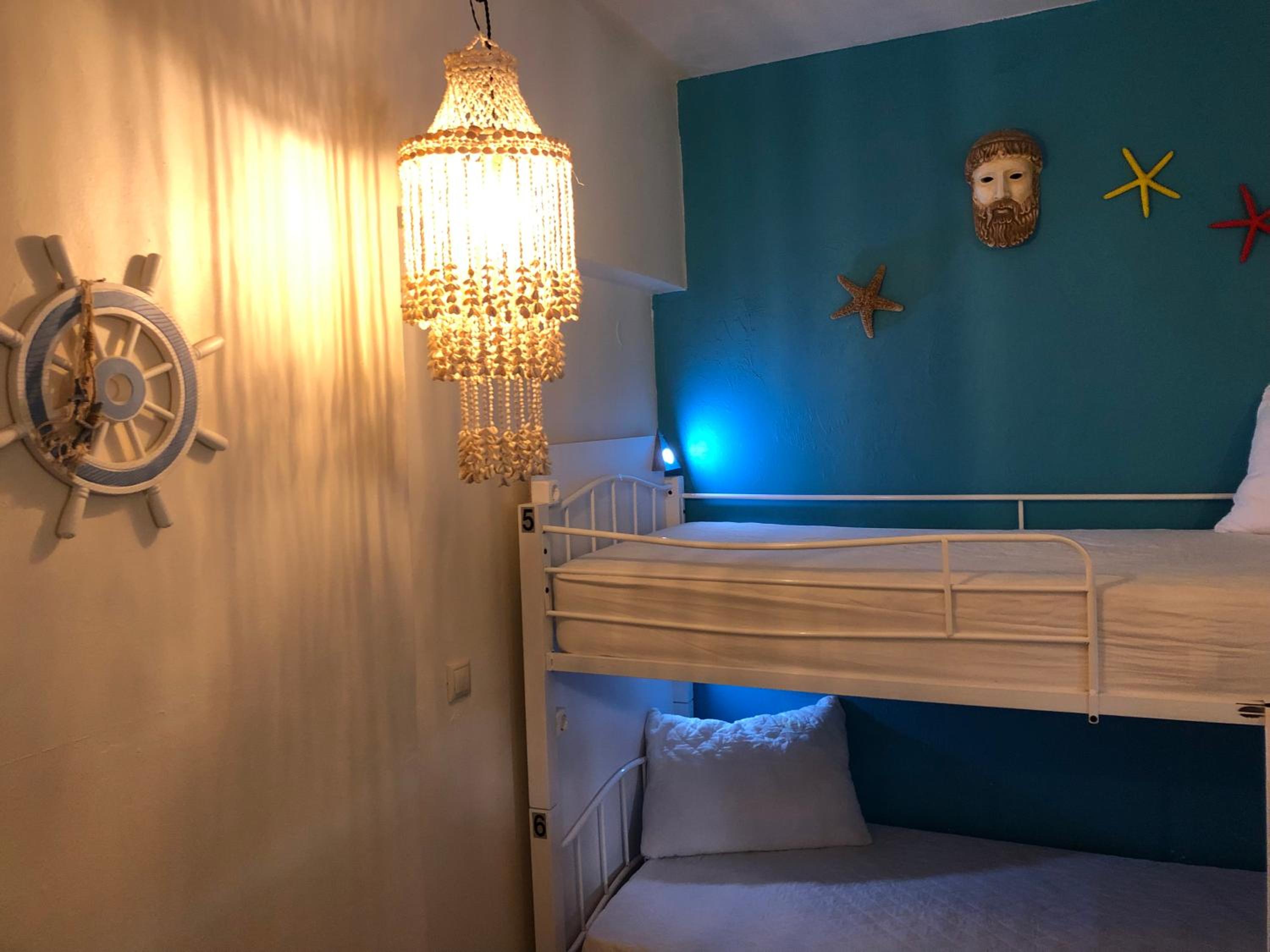 Bed in 6-Bed Dormitory Room photo 2
