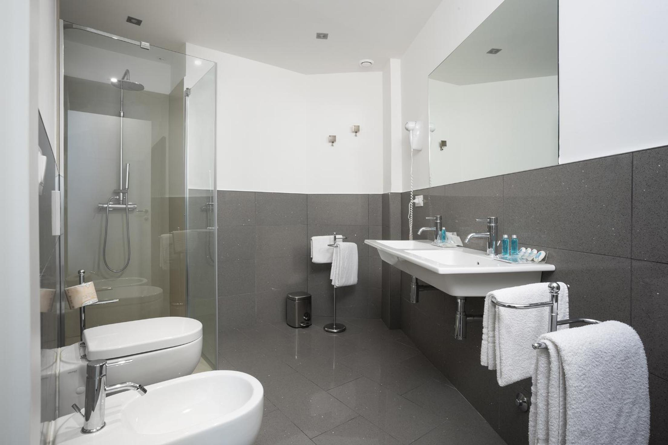 Suite with Sea View - Photo 2