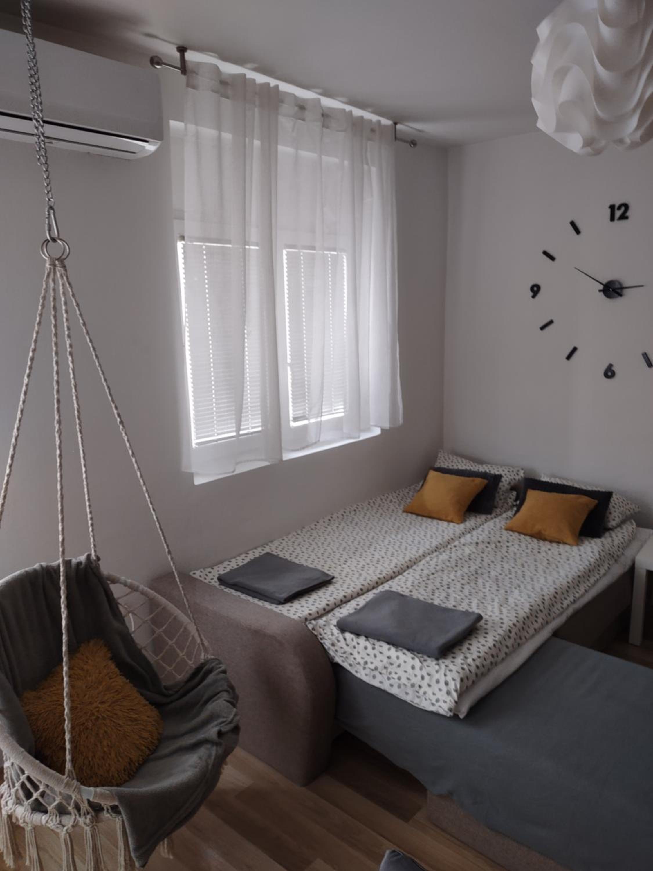 One-Bedroom Apartment - Photo 36