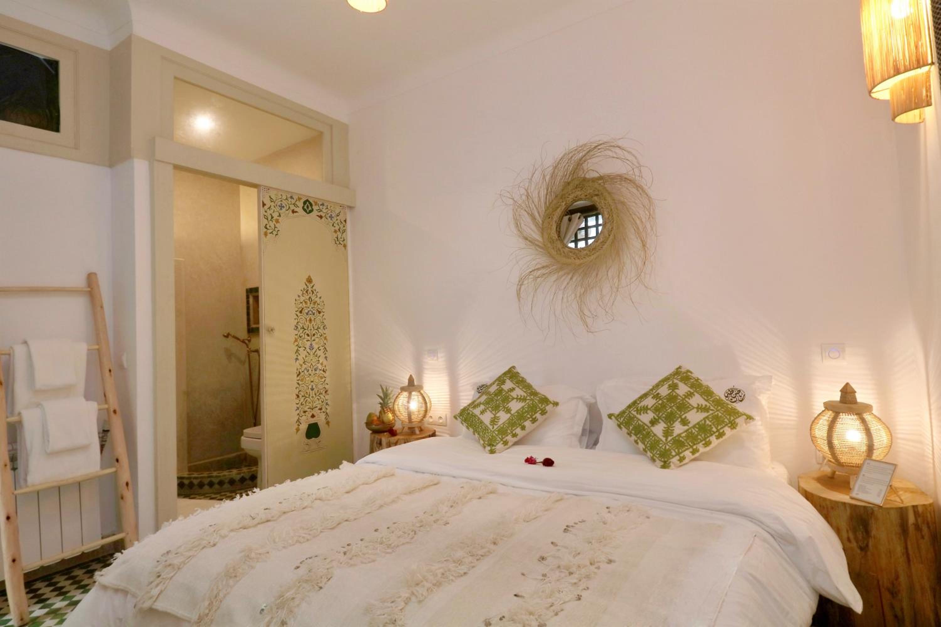 Double or Twin Room with Private Bathroom - Photo 1
