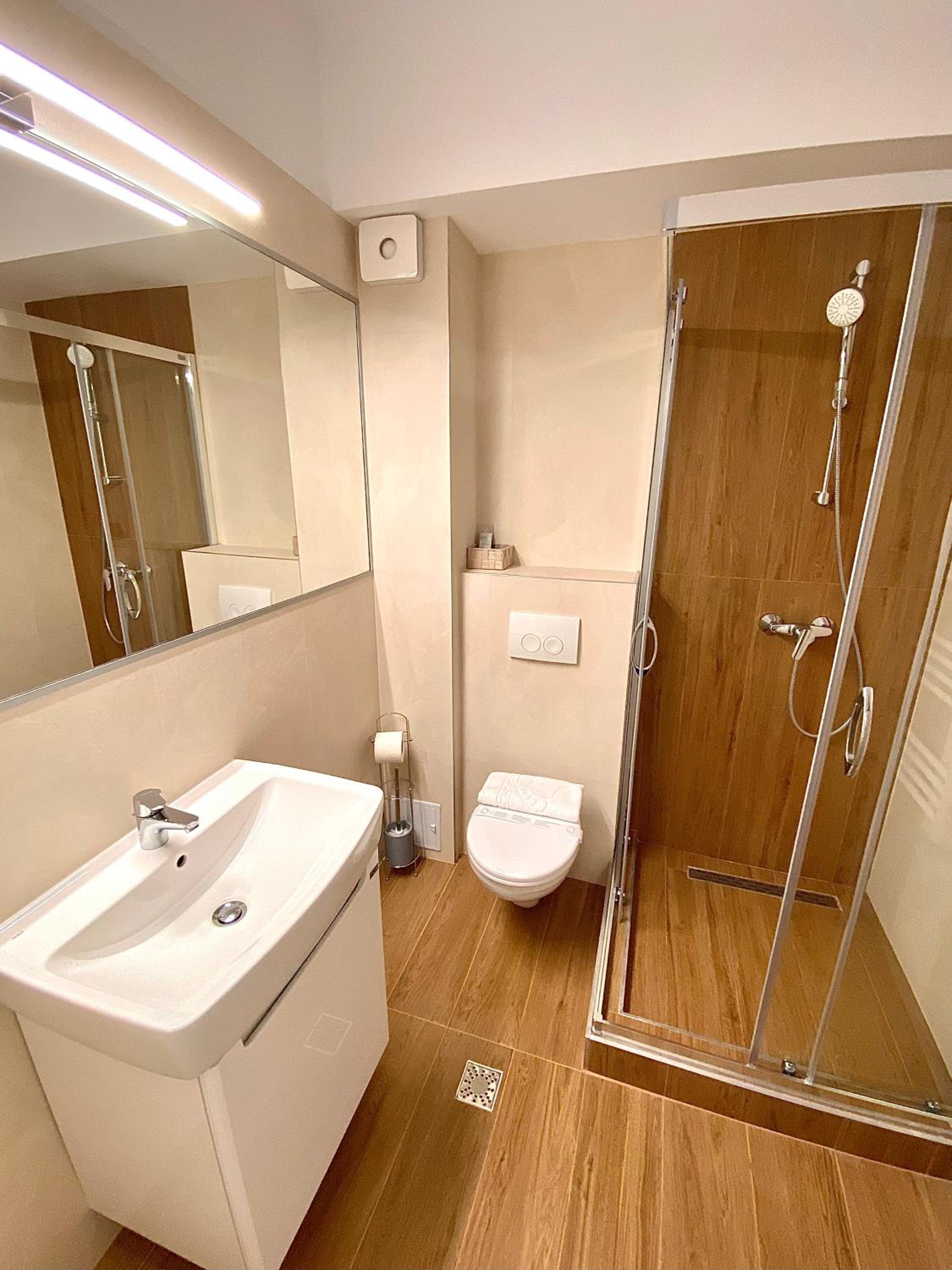 Twin Room - Photo 3