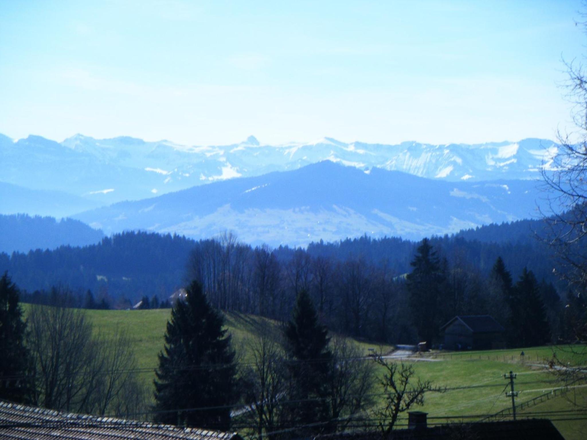 Apartment with Mountain View photo 3