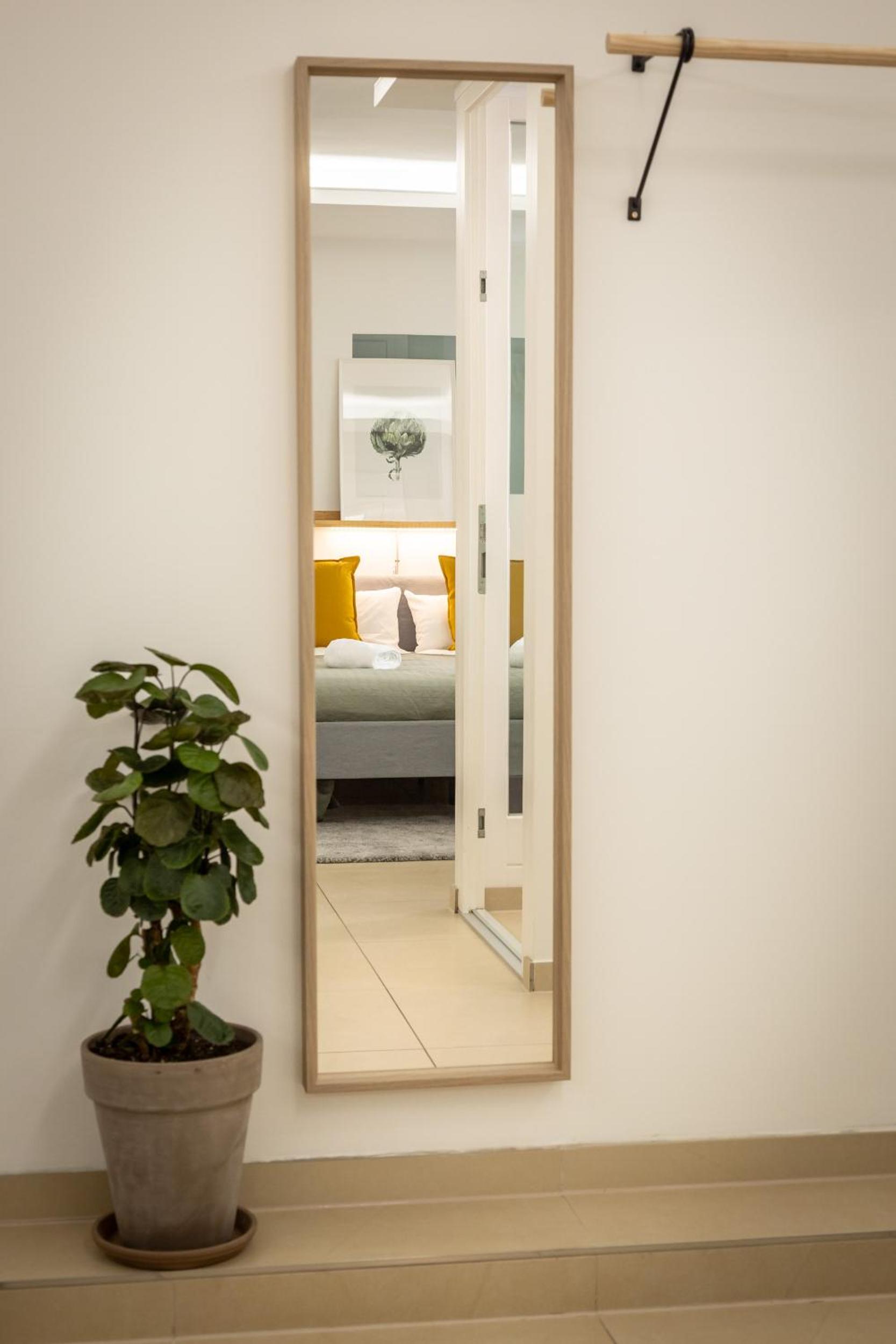 One-Bedroom Apartment photo 1