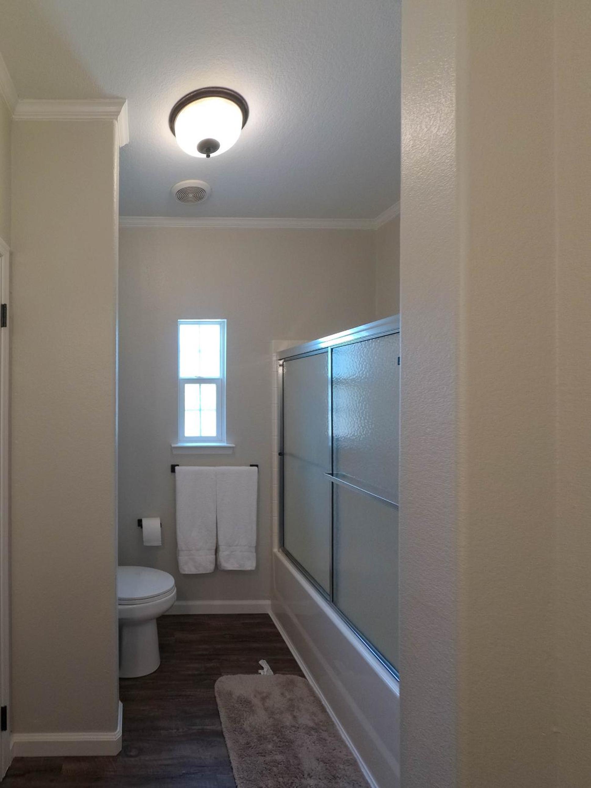 Three-Bedroom House photo 3