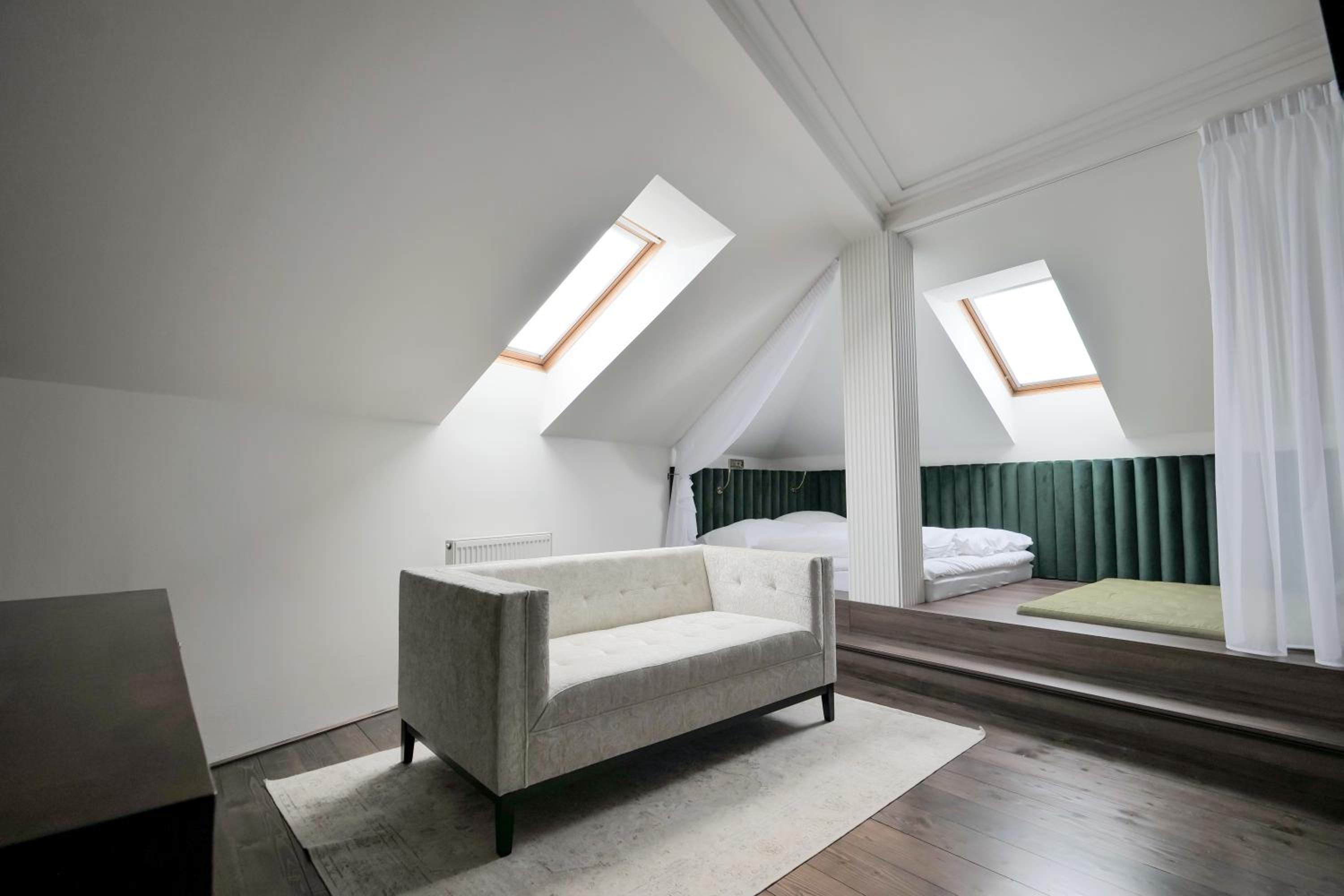 Deluxe Double Room - Attic photo 3
