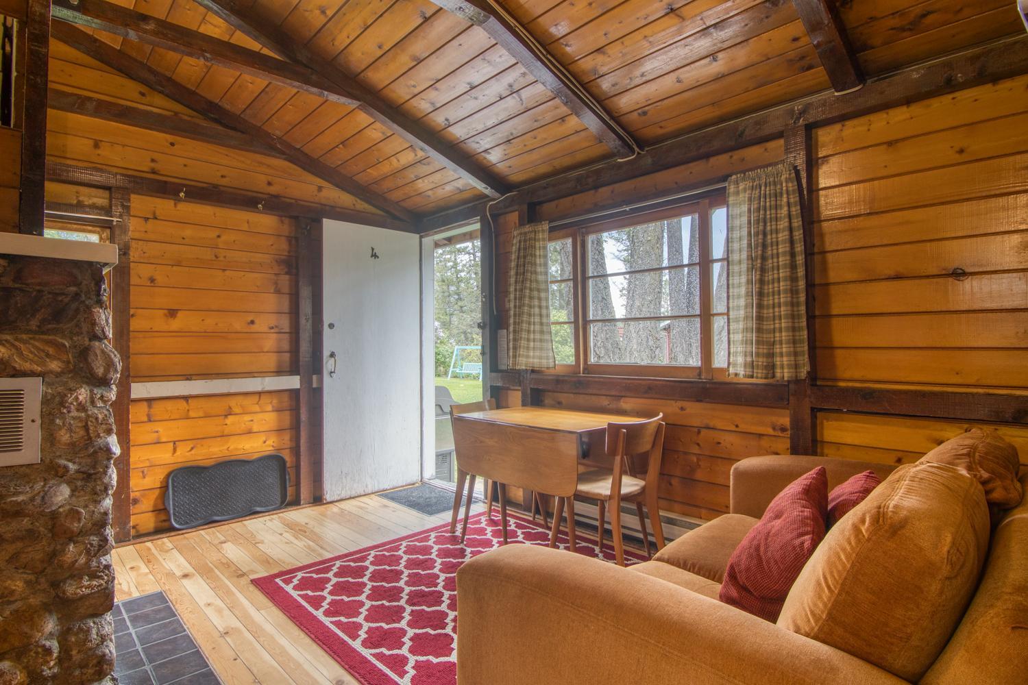 Two-Bedroom Cottage - 4 photo 1