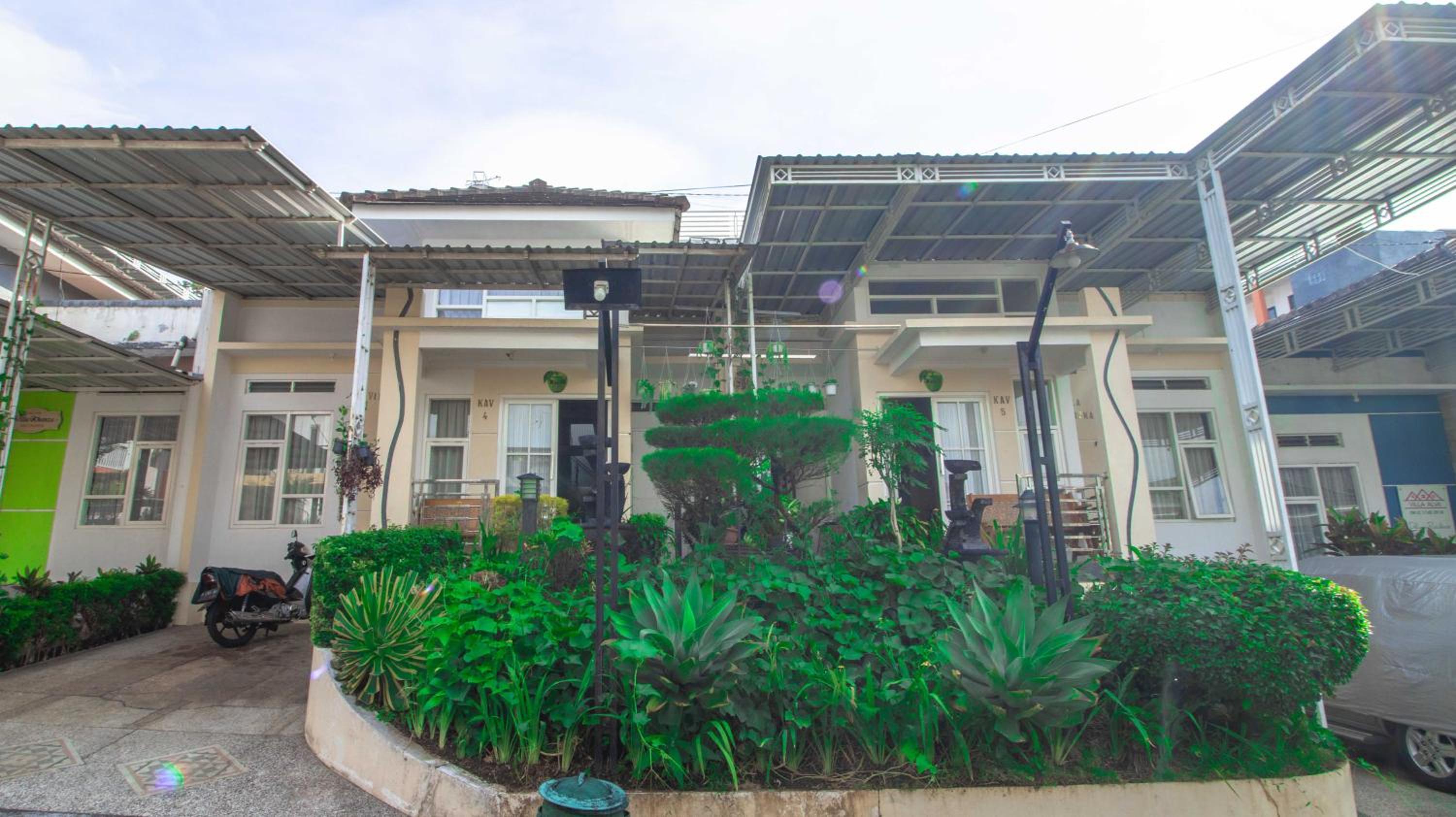 Villa - Photo 2