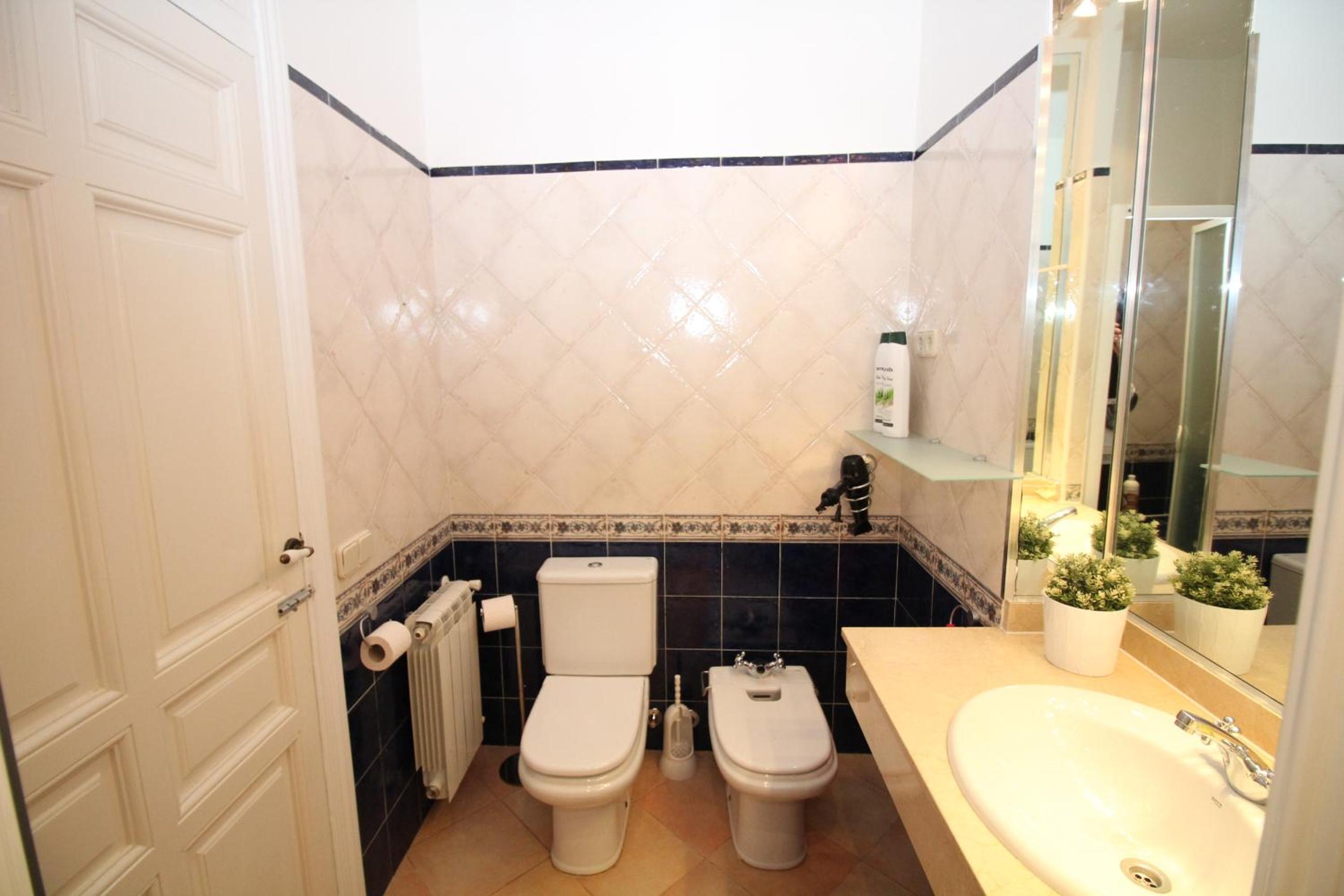 Double Room with Private Bathroom photo 2