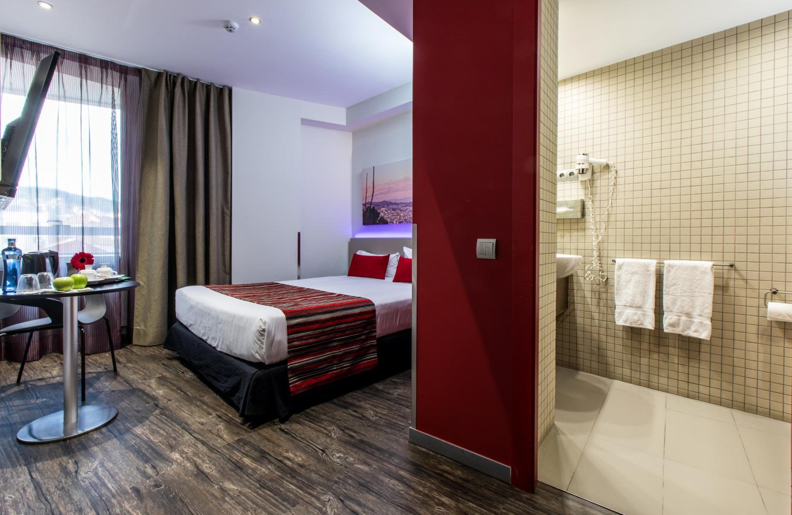 Comfort Double or Twin Room with Parking thumbnail 5
